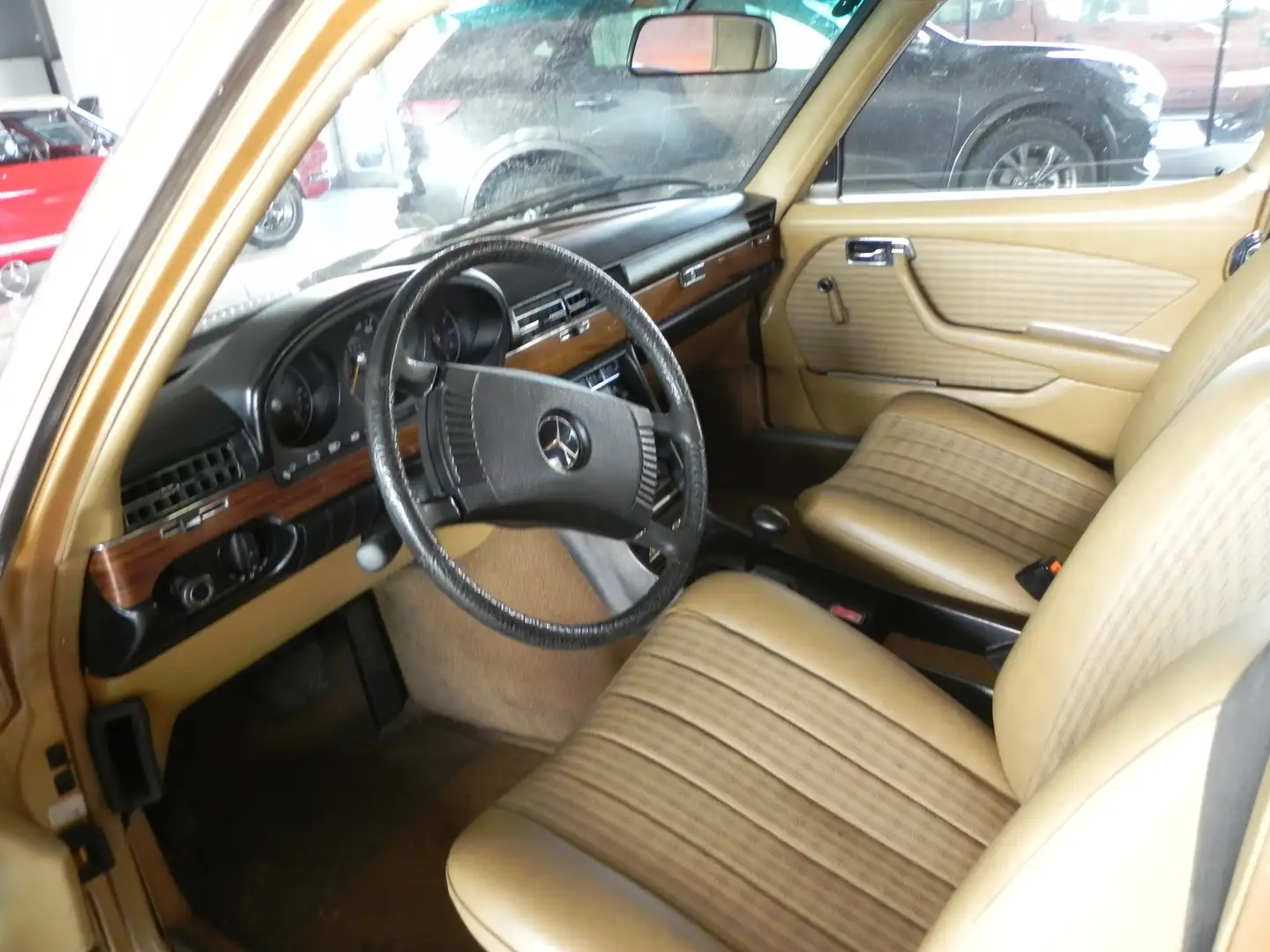 Mercedes-Benz 450 SE - 2