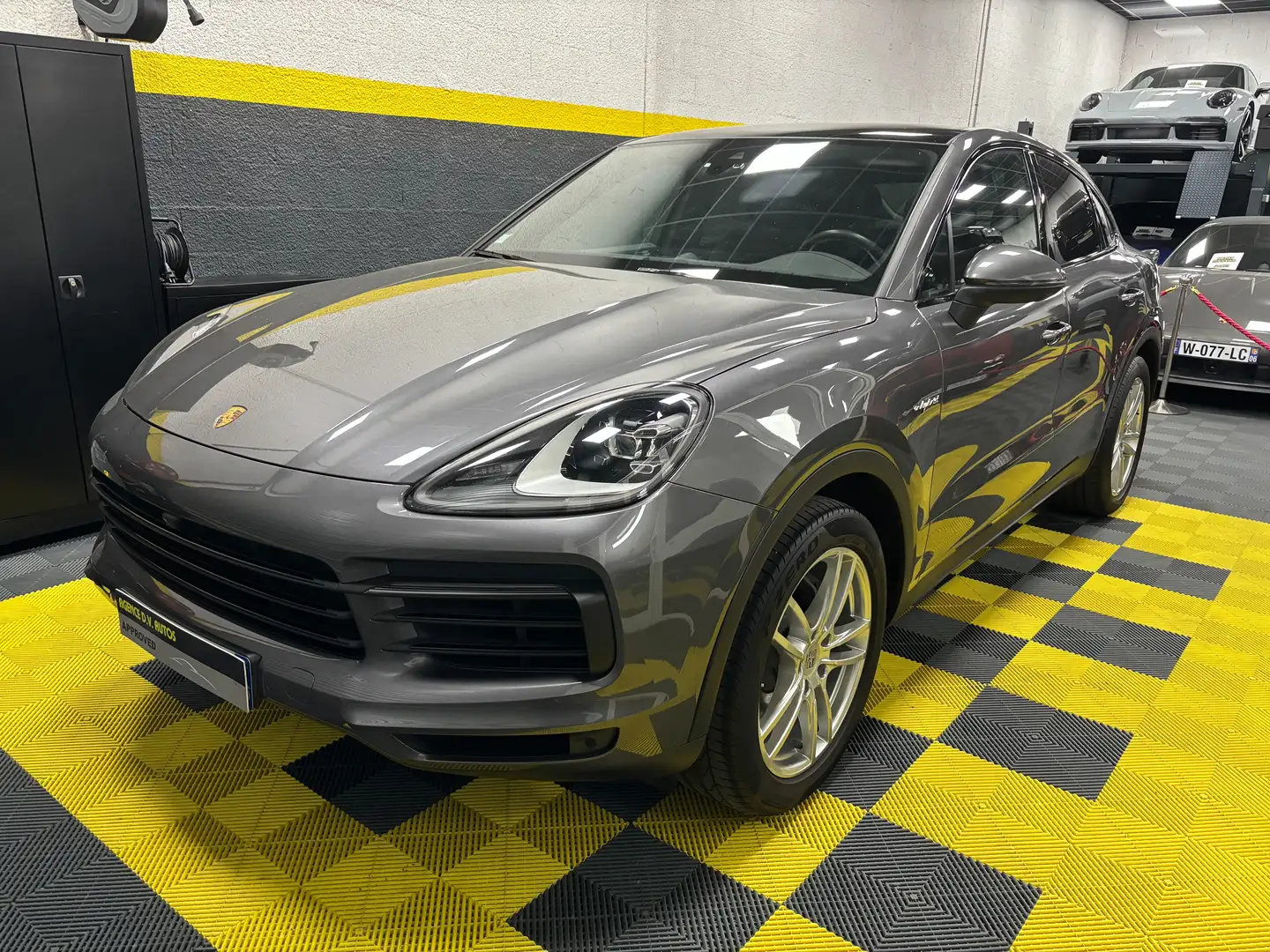 Porsche Cayenne III coupe 3.0 v6 E-HYBRID 462cv Gris - 2