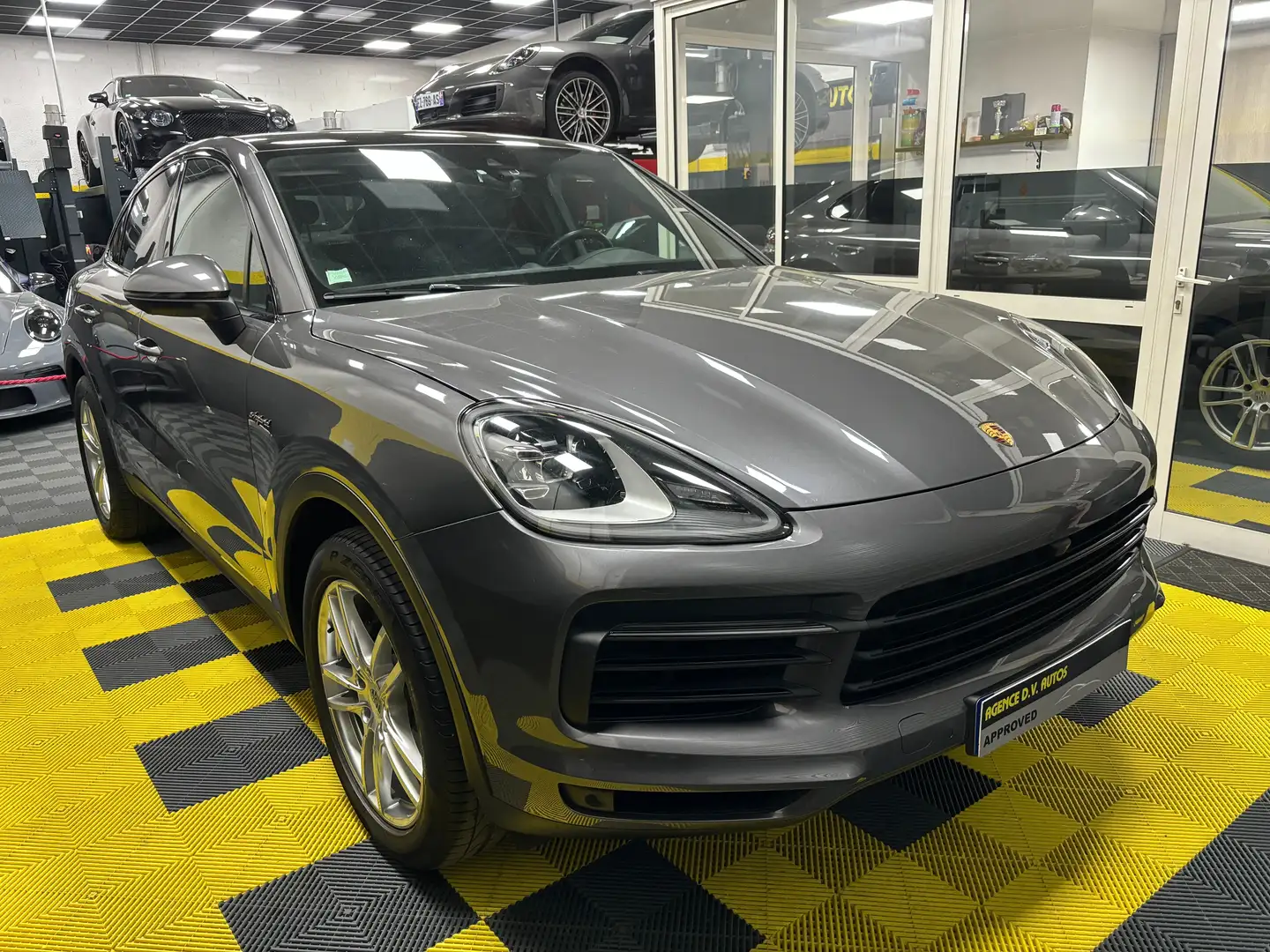 Porsche Cayenne III coupe 3.0 v6 E-HYBRID 462cv Gris - 1