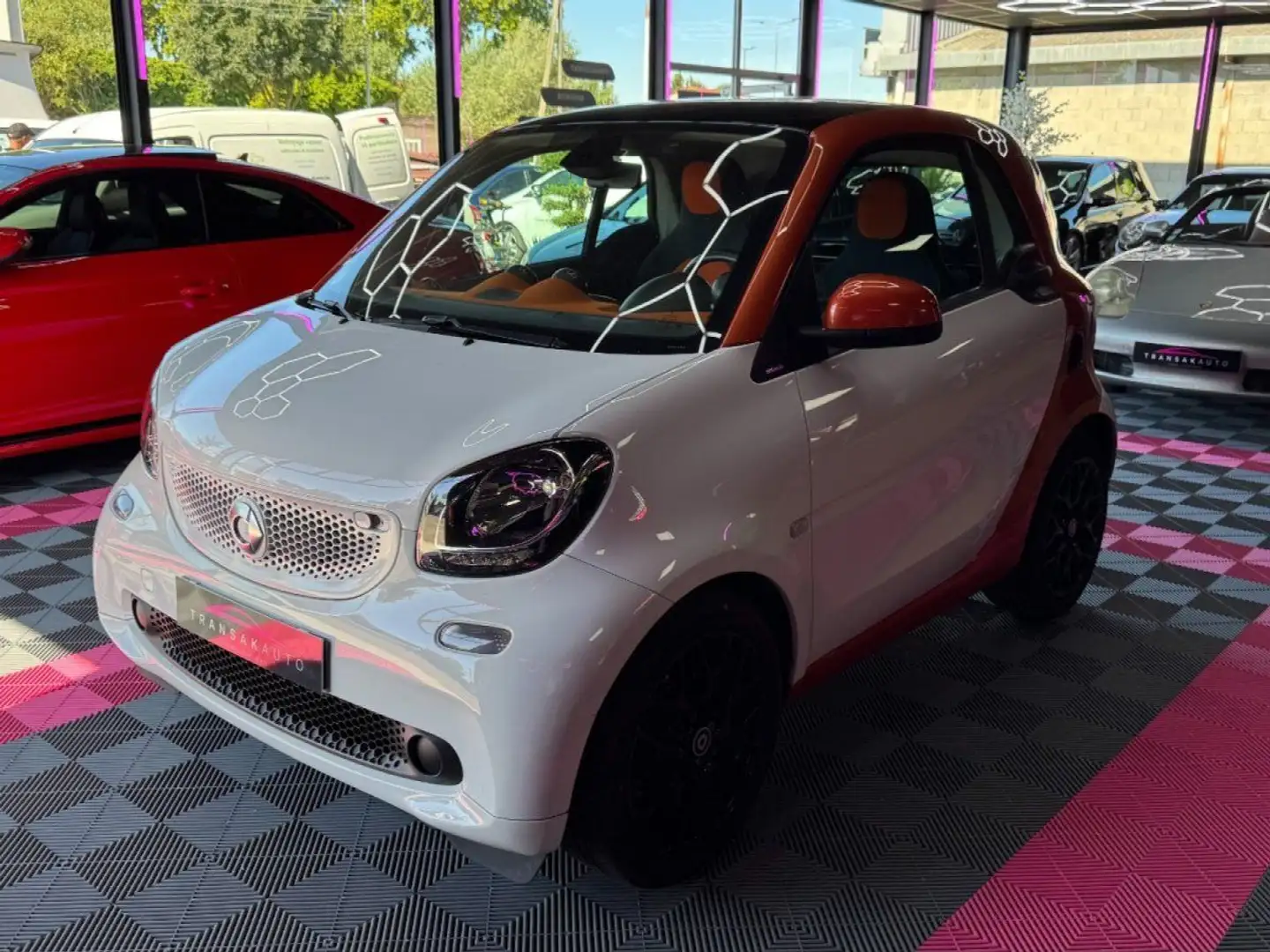 smart forTwo COUPE 71 ch Edition #1 ~ Toit panoramique ~ Écran  Blanc - 2