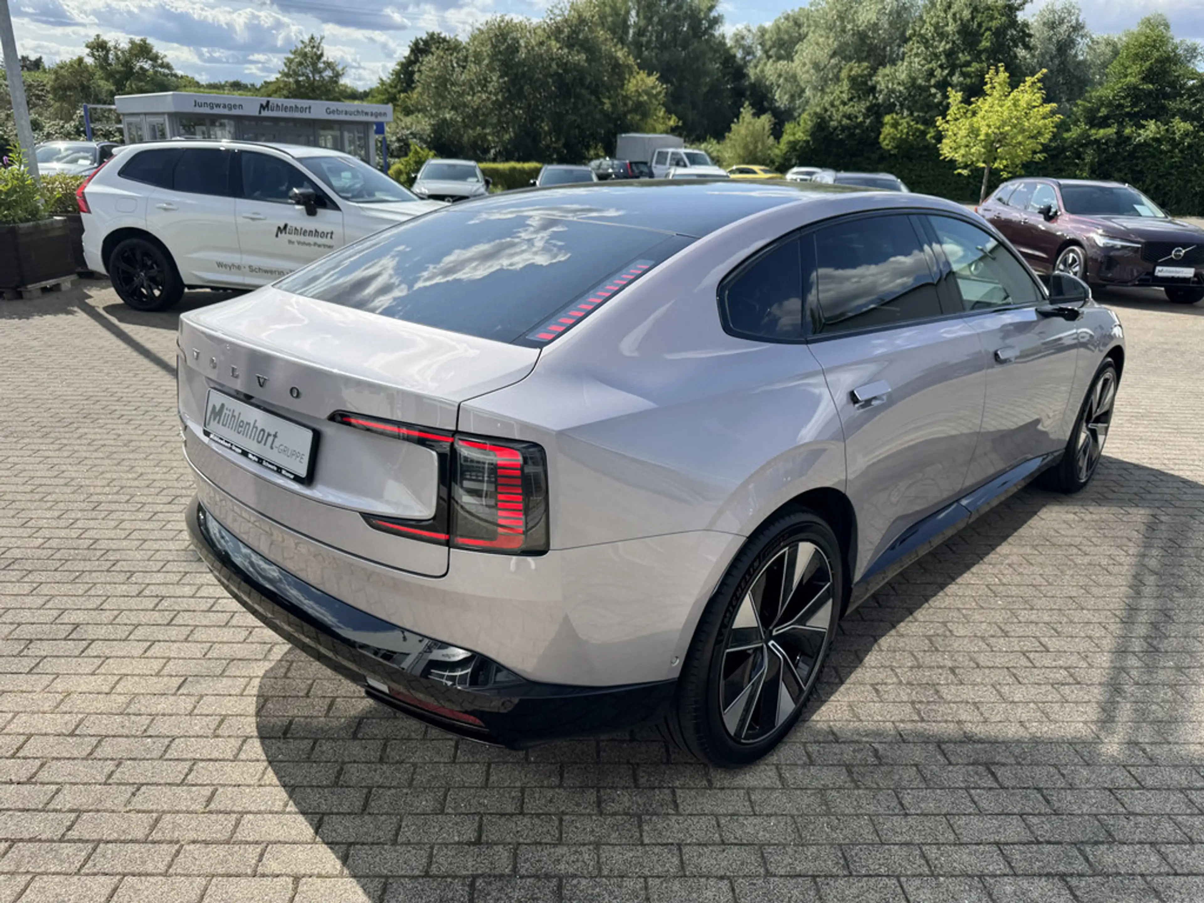 Volvo ES90 245 kW Single Motor Extended Range RWD Plus — photo 2