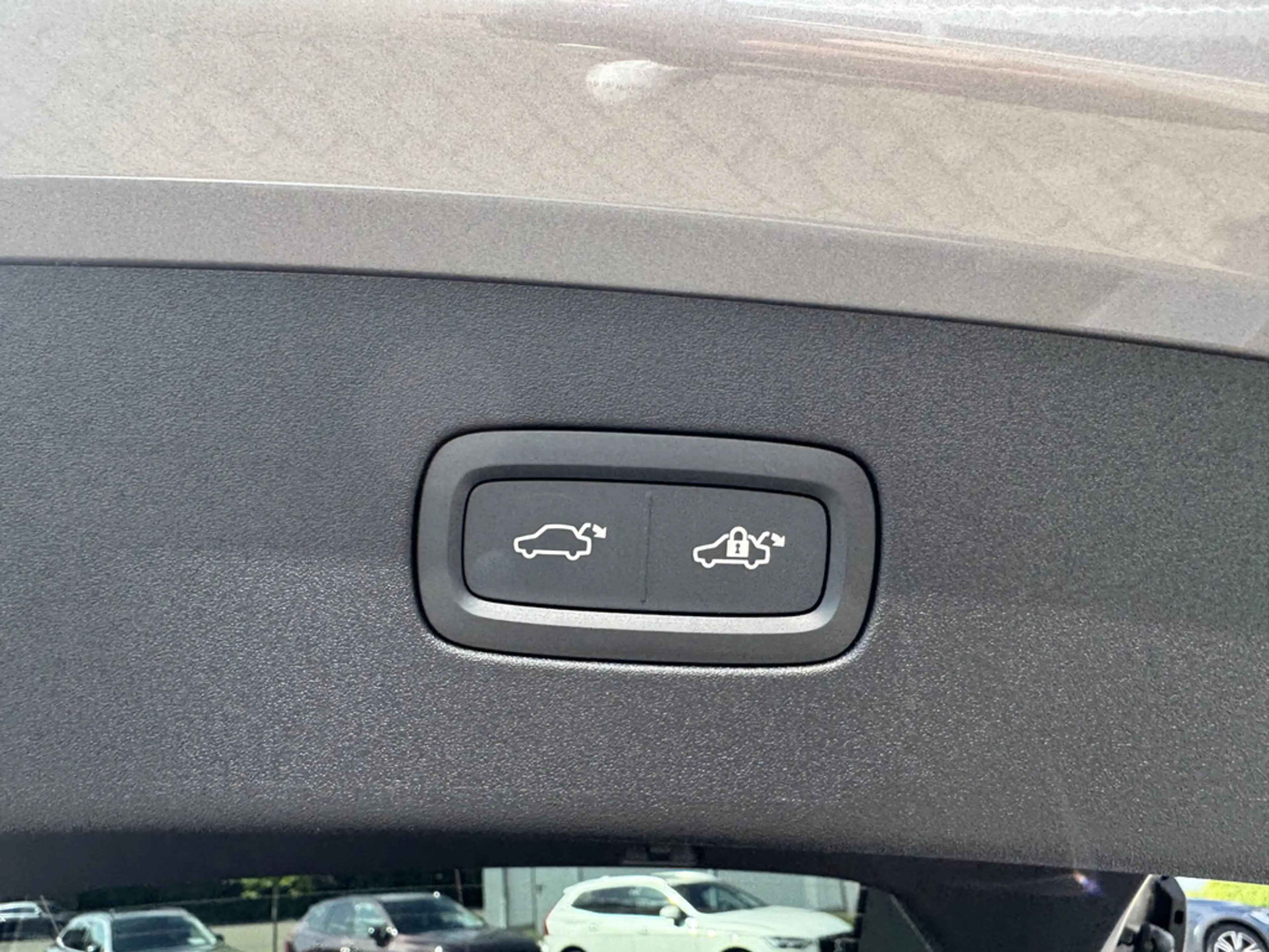 Volvo ES90 245 kW Single Motor Extended Range RWD Plus — photo 11