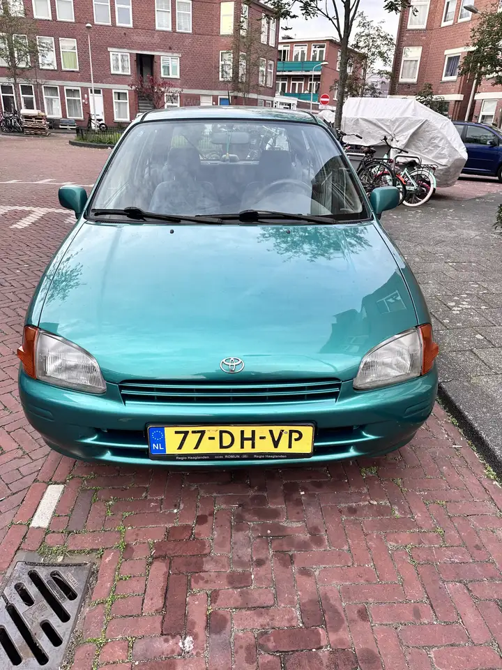 Toyota Starlet 1.3-16V Met Stuurbekrachtiging & AIRCO, foto 4