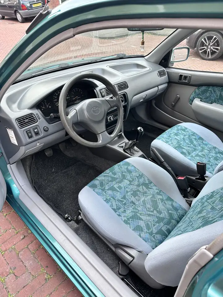 Toyota Starlet 1.3-16V Met Stuurbekrachtiging & AIRCO, foto 7