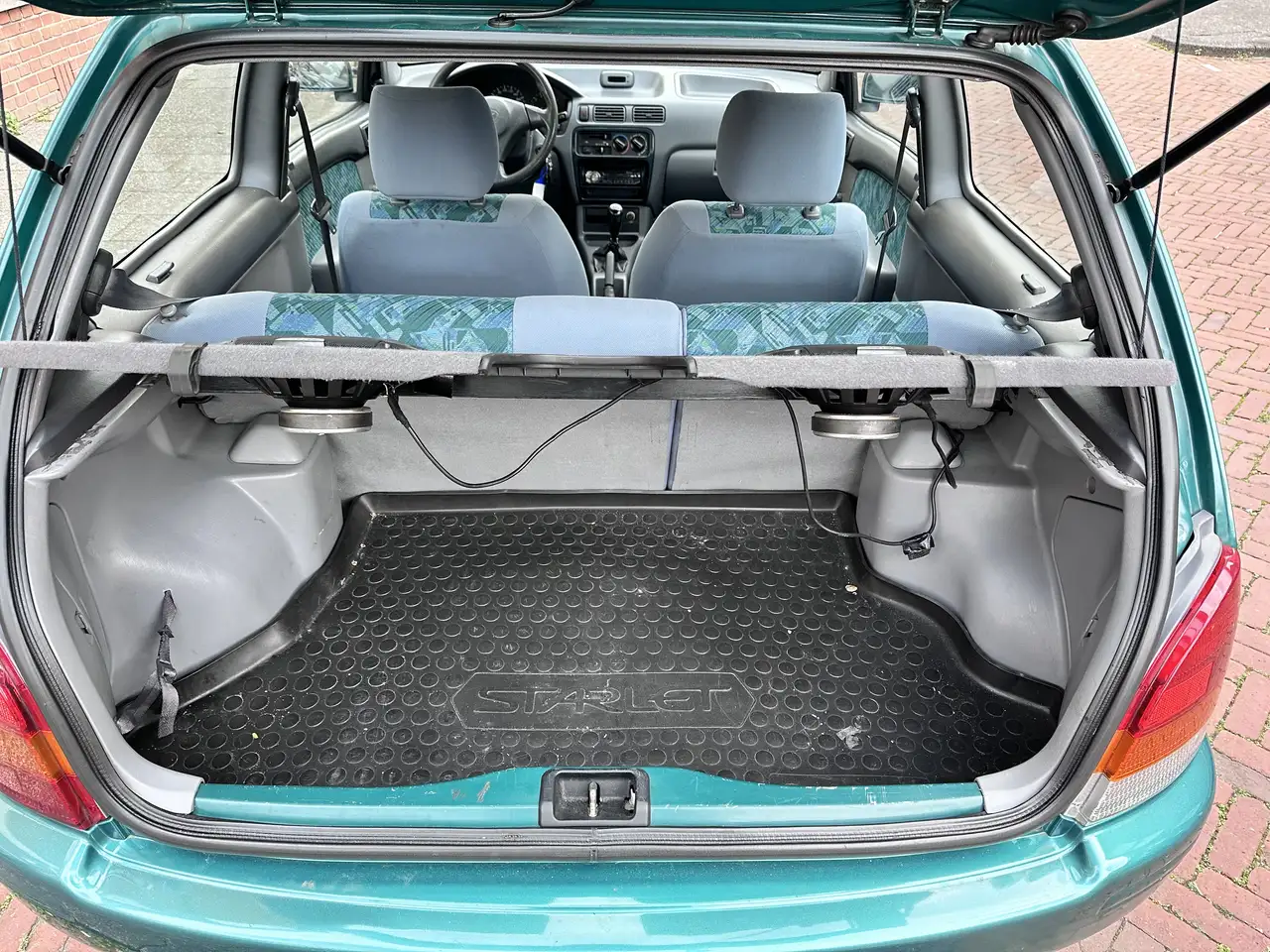 Toyota Starlet 1.3-16V Met Stuurbekrachtiging & AIRCO, foto 9