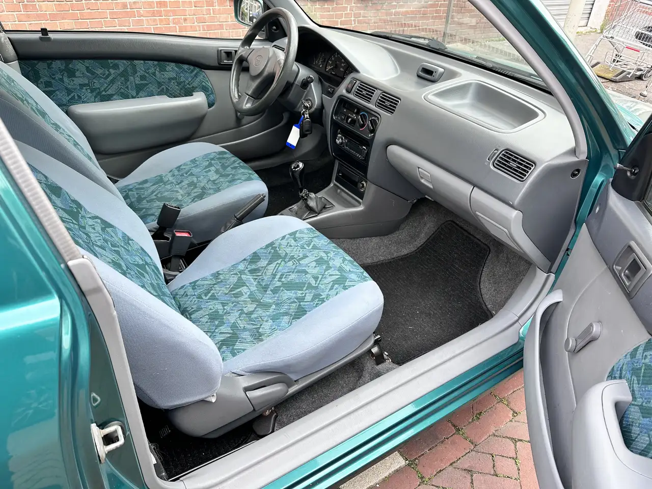 Toyota Starlet 1.3-16V Met Stuurbekrachtiging & AIRCO, foto 8