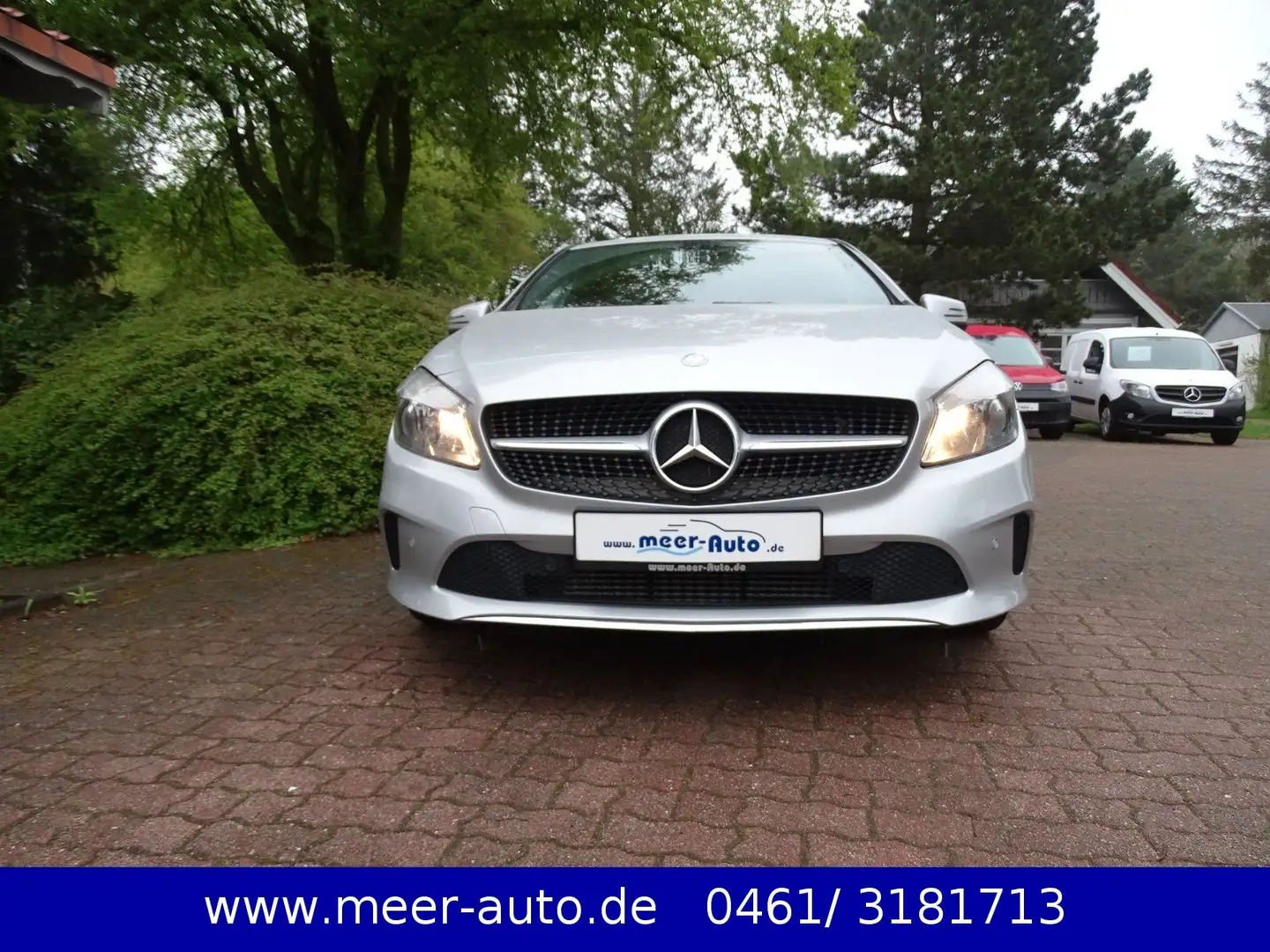 Mercedes-Benz A 200 d CDI Urban/Automatik/Leder/SHZ/Navi/AHK Silber - 2