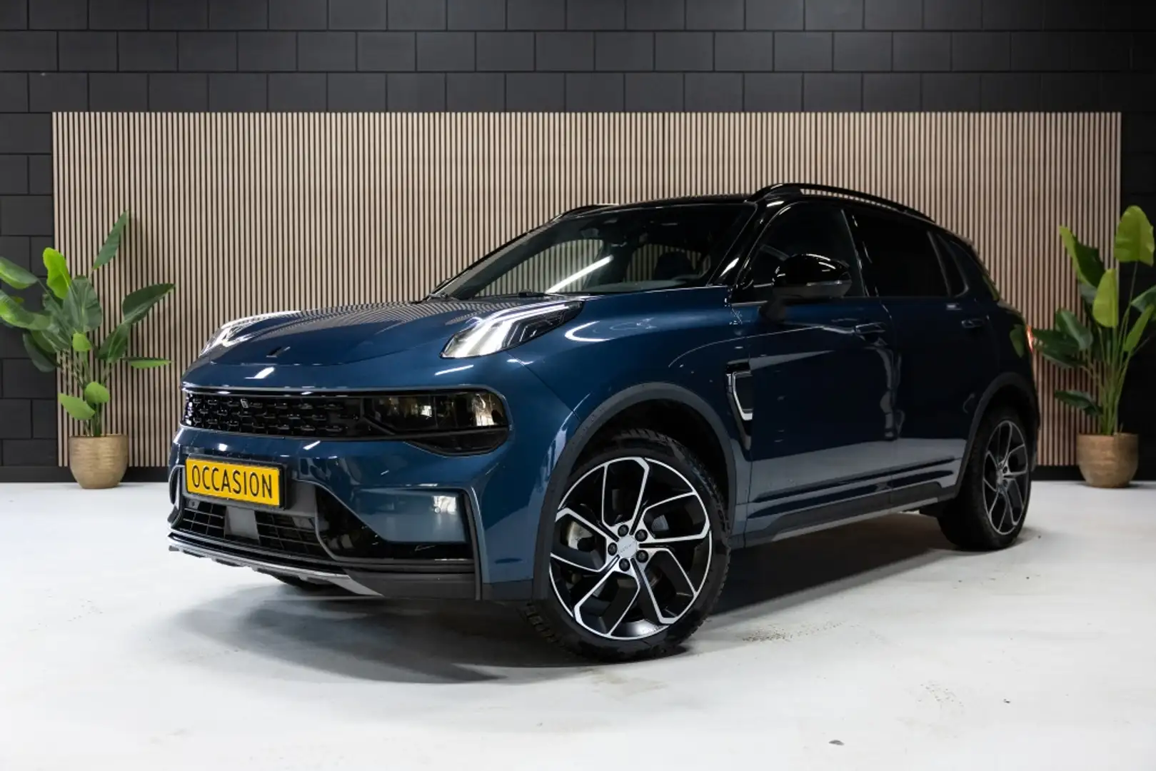 Lynk & Co 01 1.5 PHEV Black Edition | MY23 Pano | Carplay | Par Bleu - 1