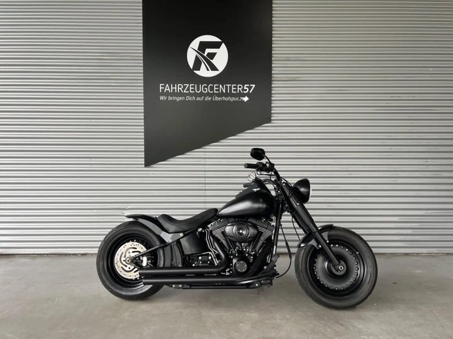 Harley-Davidson FLSTF Fat Boy Custom Zwart - 2