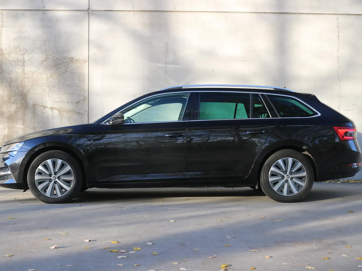 Skoda Superb Superb Combi 1.4TSI iV(PHEV) DSG-TREKHAAK-CANTON Zwart - 2