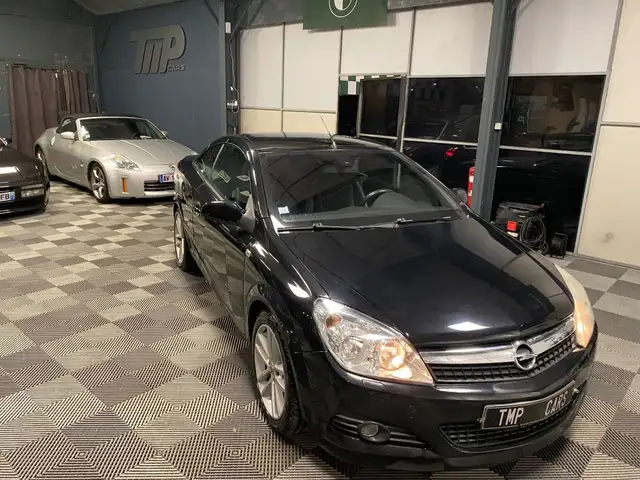 Opel Astra TWIN TOP 1.9 CDTI LINEA ROSSA 150ch