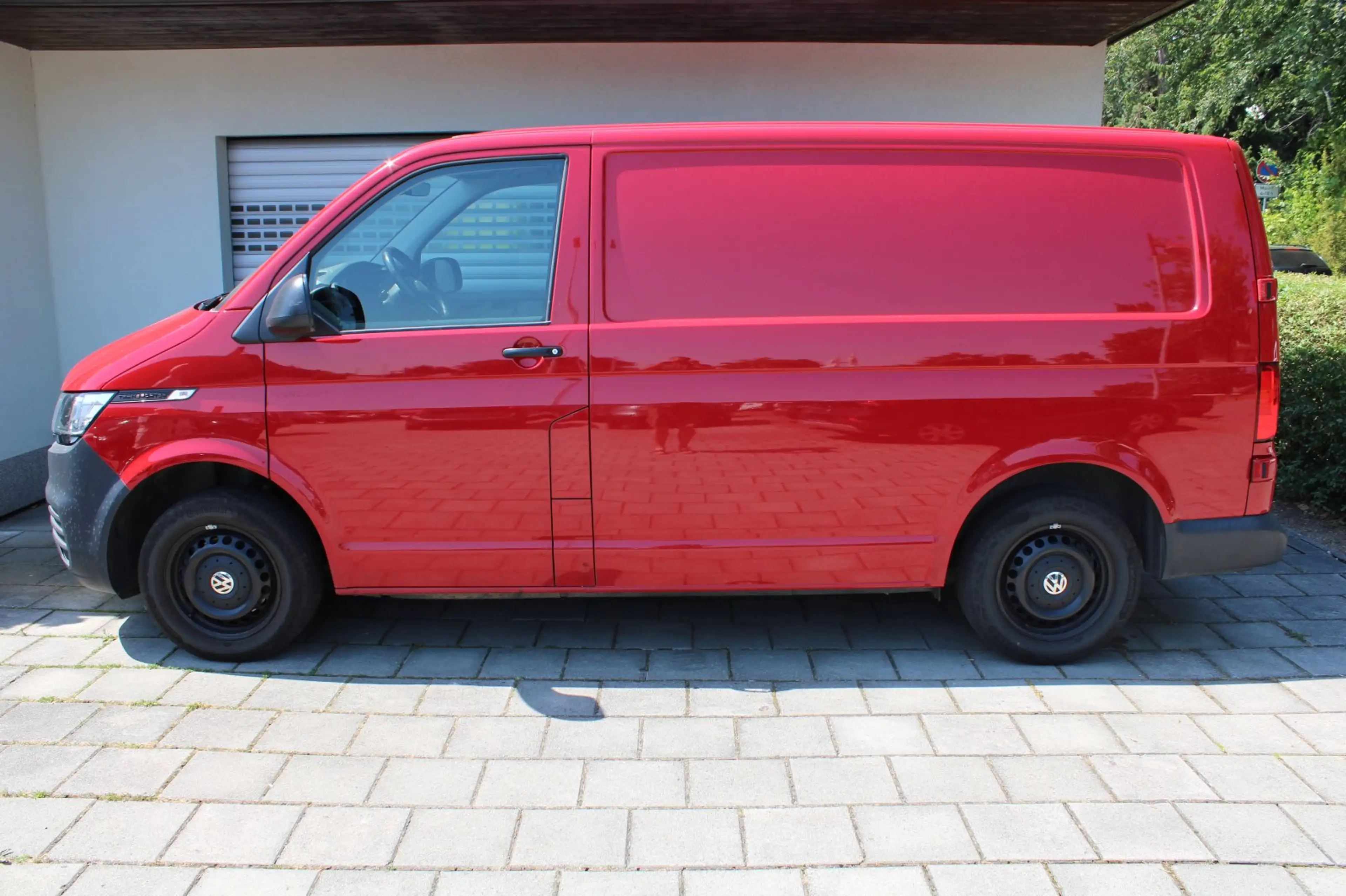 Volkswagen T6.1 Transporter 2.0 TDI Navigation Sitzhzg Rückfahrkam Klima — photo 12