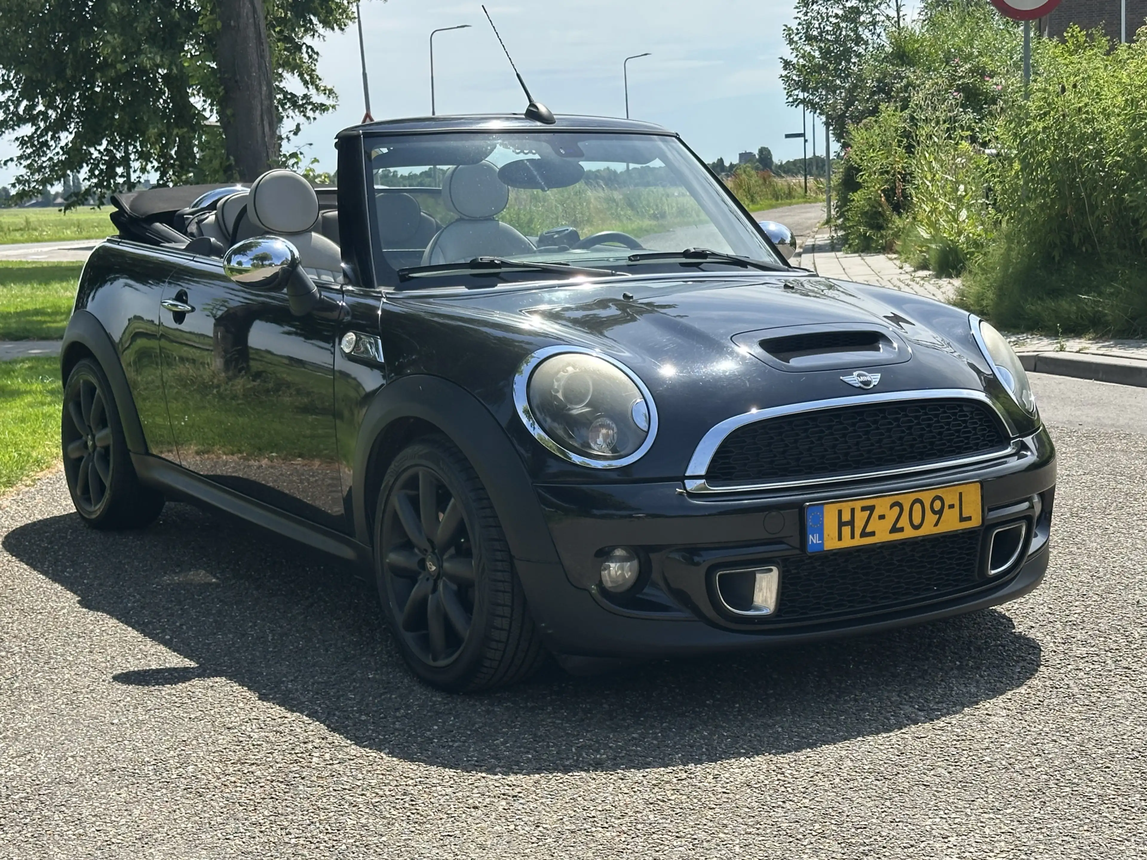 MINI Cooper S Cabrio 1.6 Autom * Nav * dealer auto — photo 2