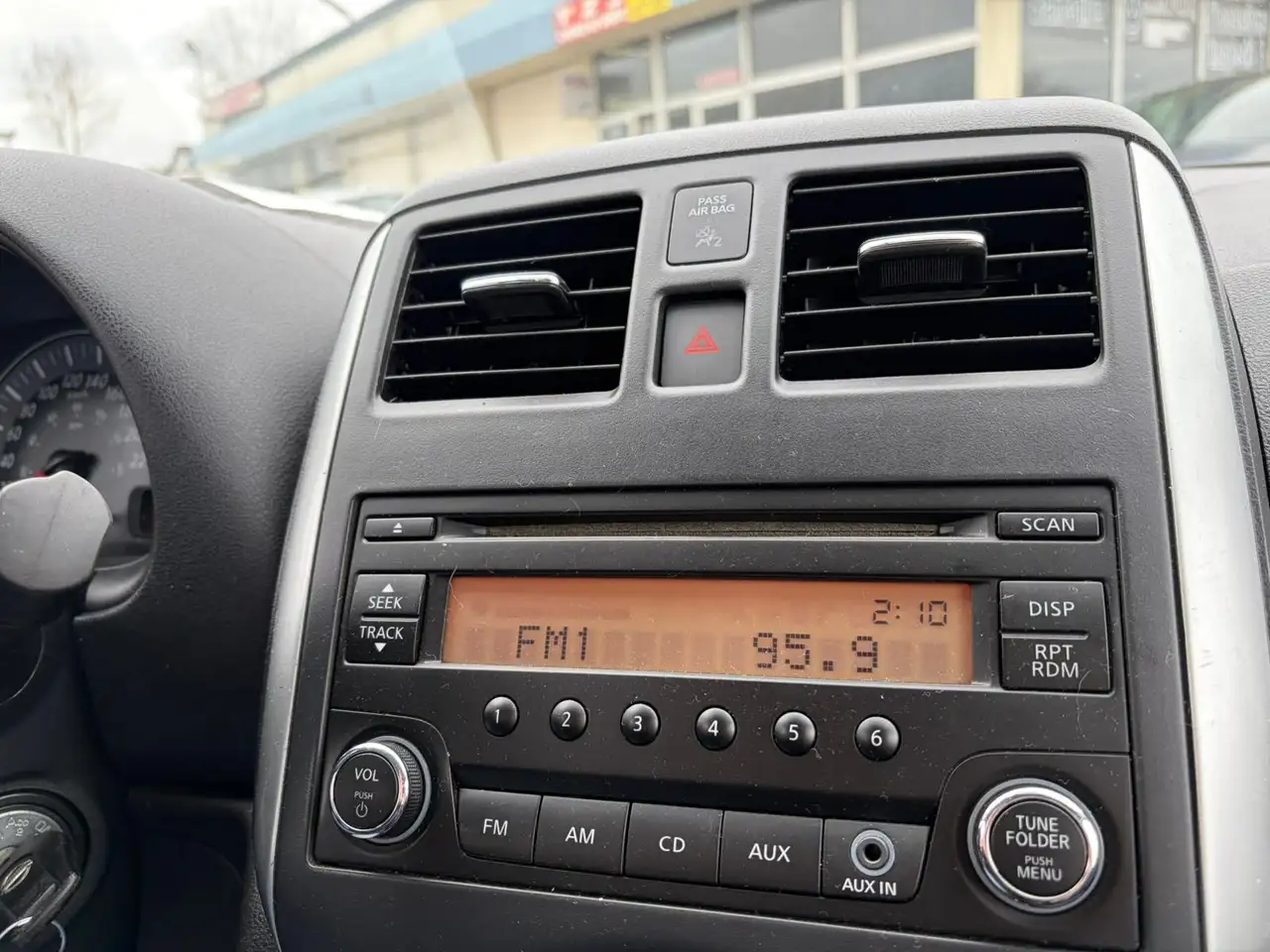 Nissan Micra снимка Nissan Micra