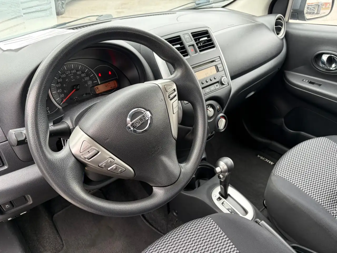 Nissan Micra снимка Nissan Micra
