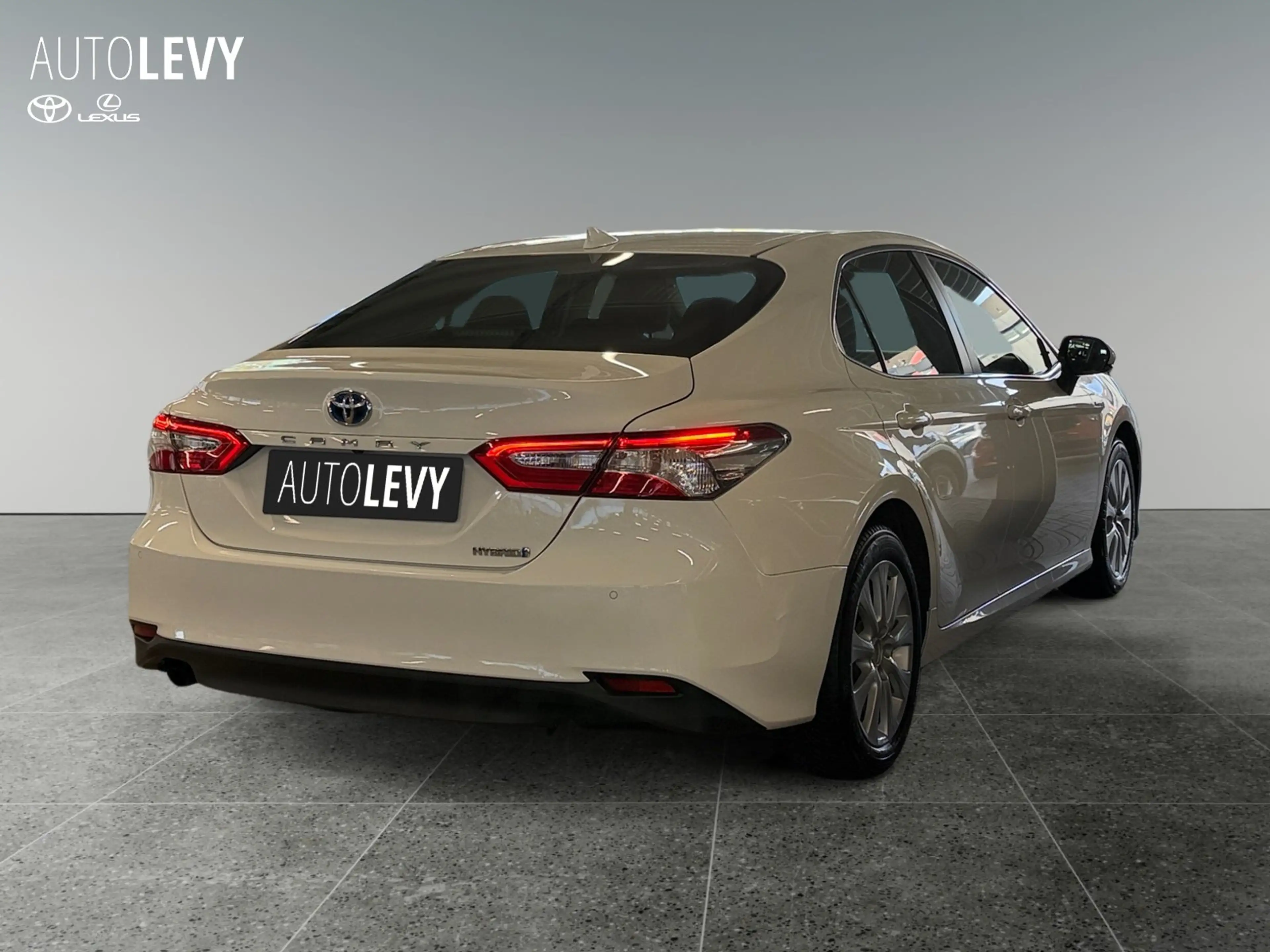 Toyota Camry 2.5 Hybrid +Kamera+Parksensoren+elek.Sitze+ — photo 6