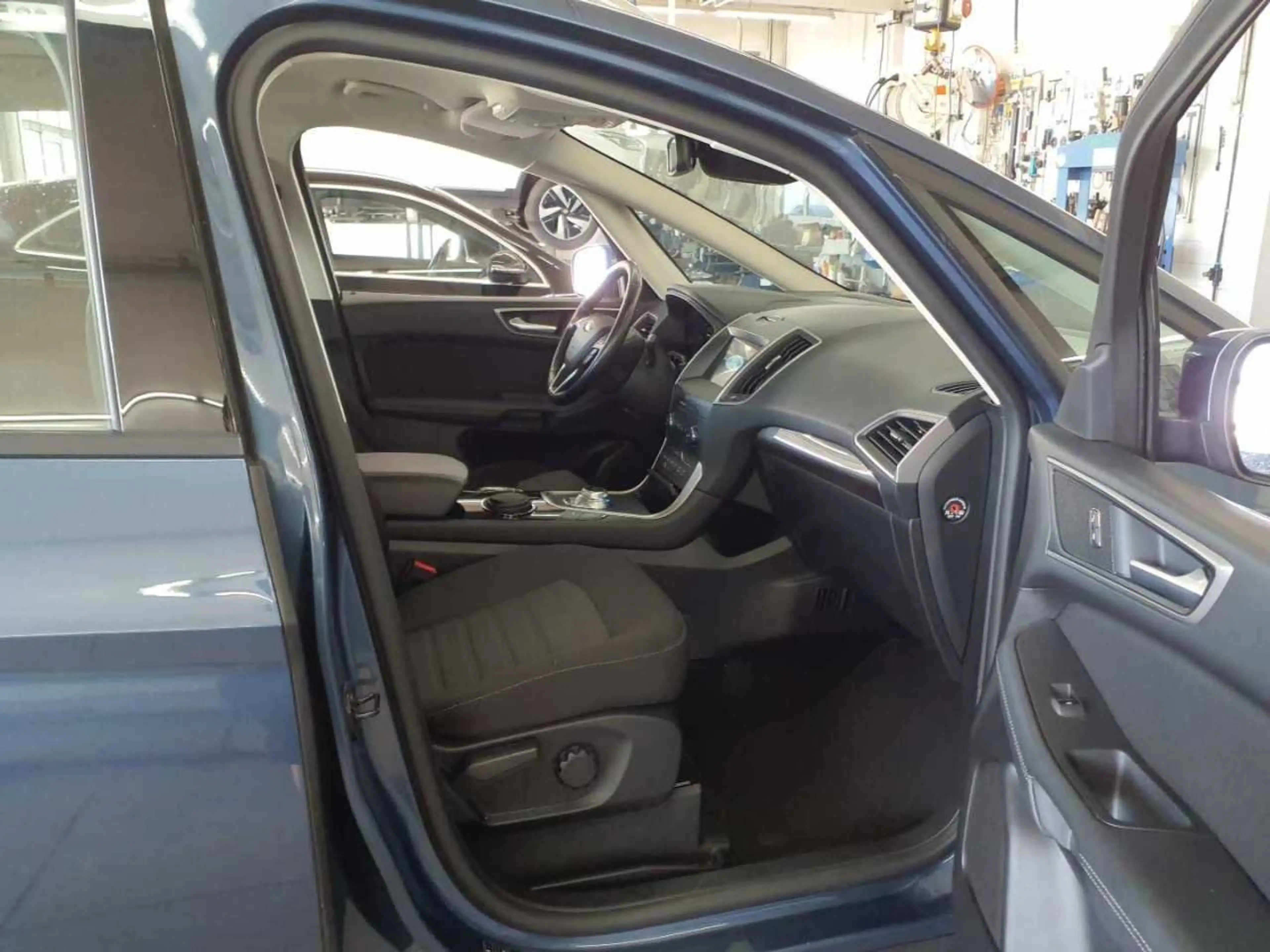 Ford S-Max 2.0 EcoBlue SpoSi Key LED Navi RKam — photo 9