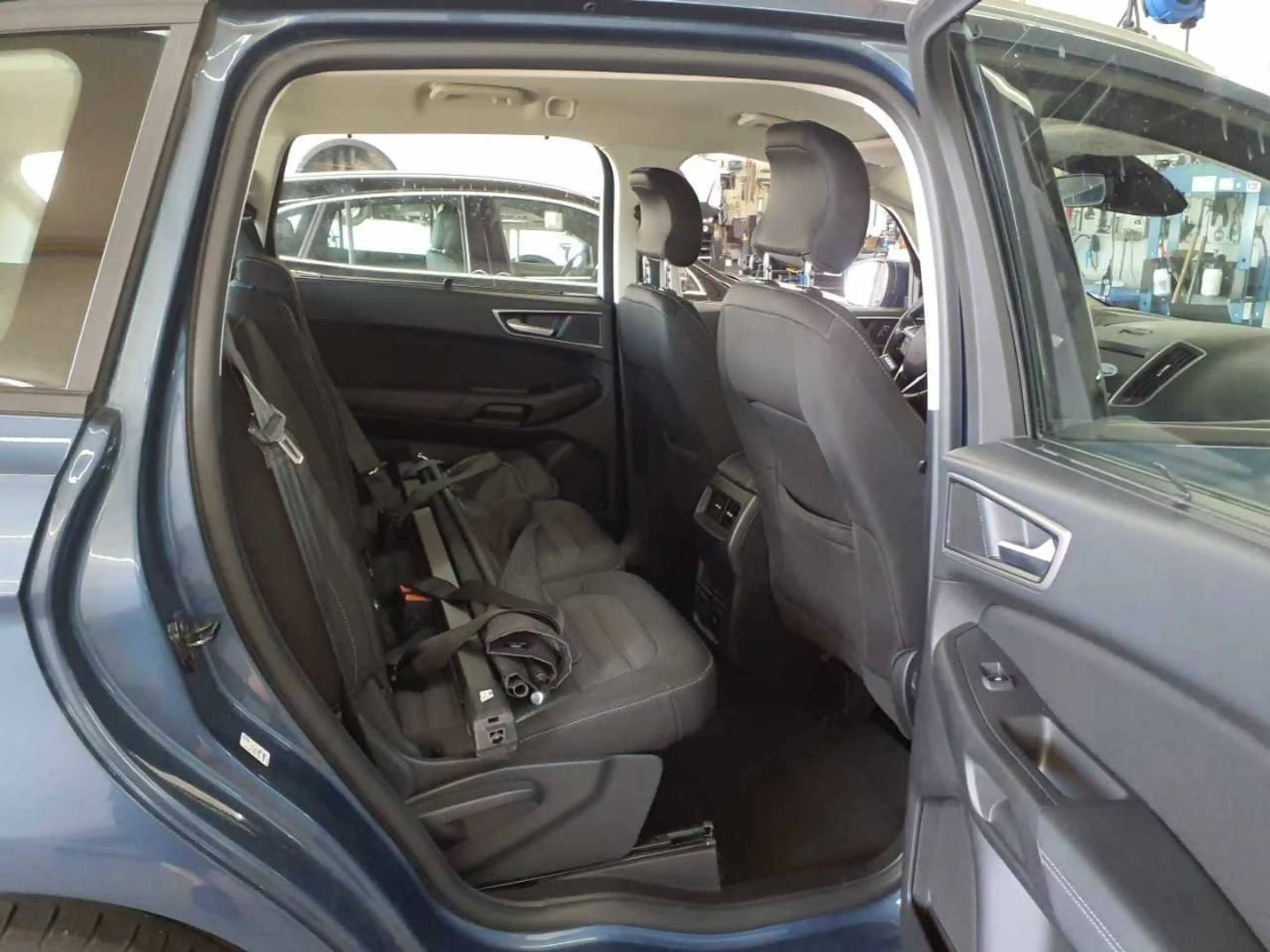Ford S-Max 2.0 EcoBlue SpoSi Key LED Navi RKam — photo 11