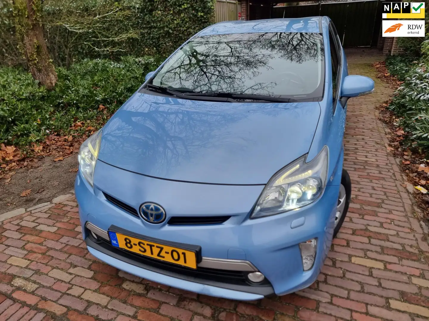Toyota Prius 1.8 Plug-in Executive Business LED Xenon/Leer Blau - 1