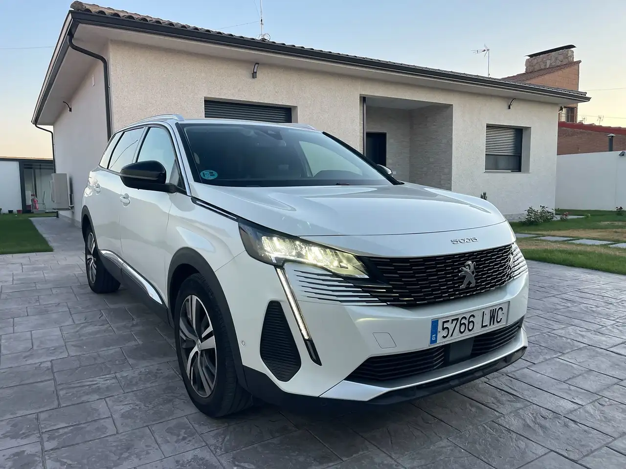 Peugeot 5008
