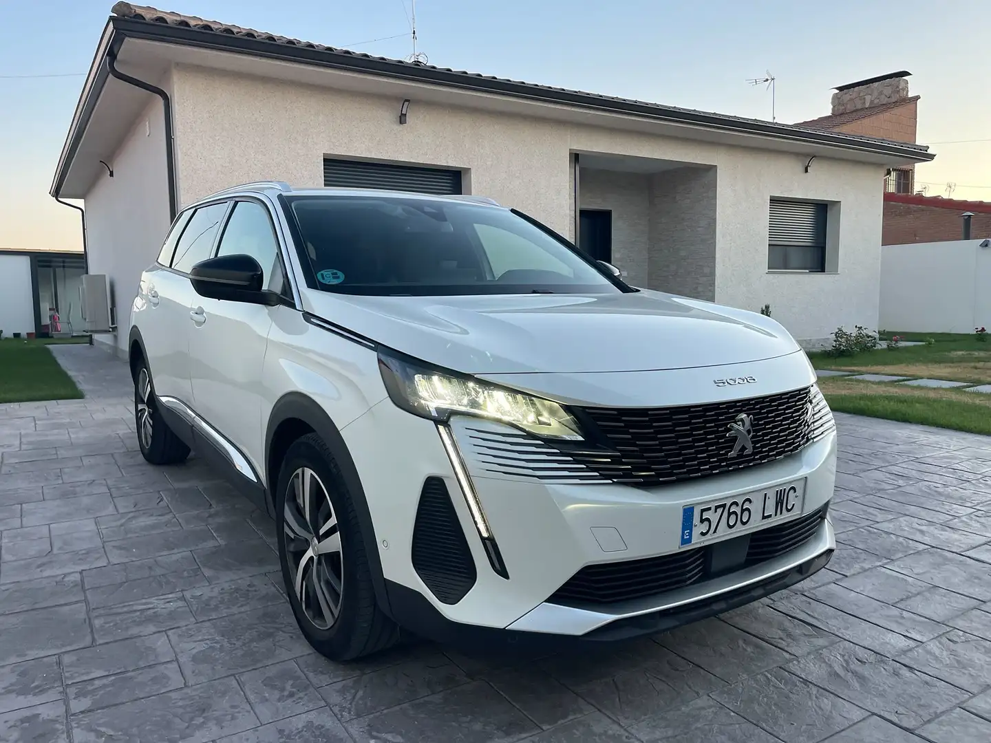 Peugeot 5008 2.0BlueHDi S&S Allure Pack EAT8 180 - 1
