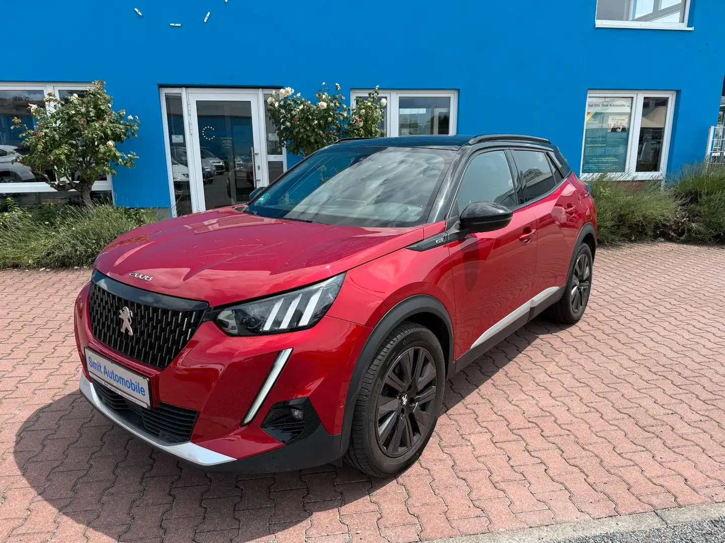 Peugeot 2008 GT Automatik mit Schiebedach uvm. Rot - 1