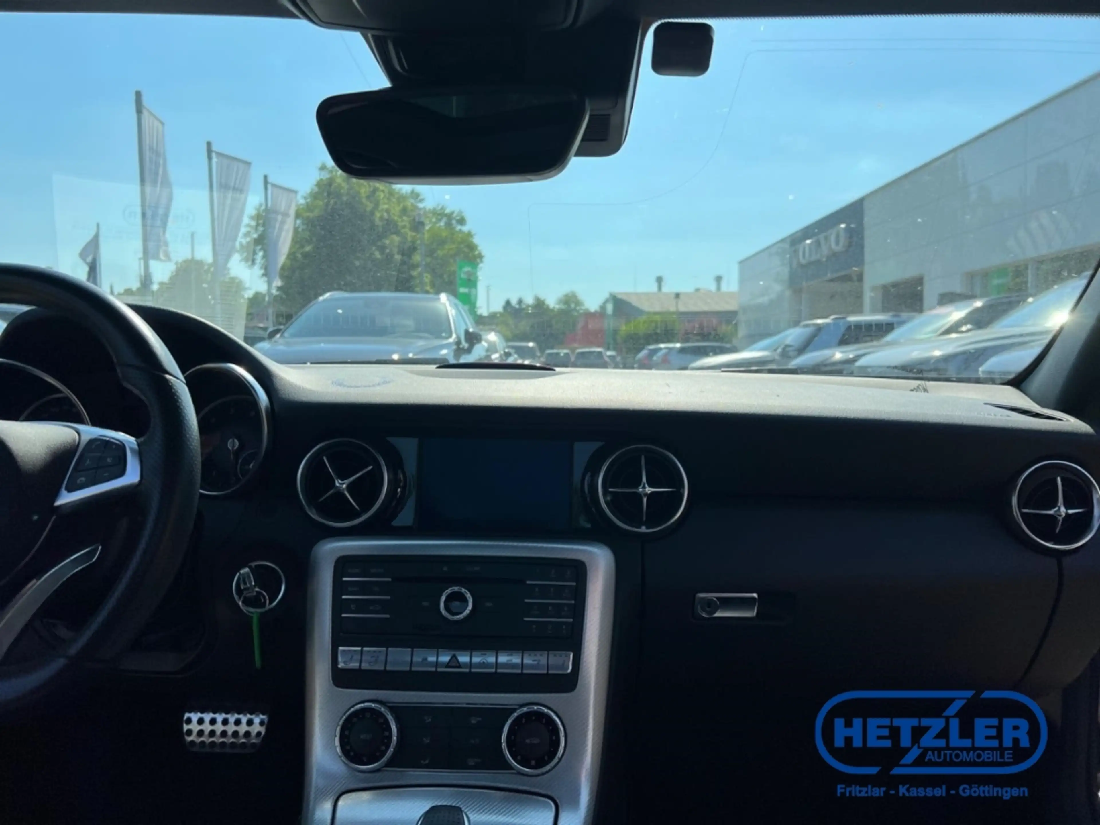 Mercedes-Benz SLC 200 -Klasse Roadster El. Panodach Navi Leder LED Blend — photo 12