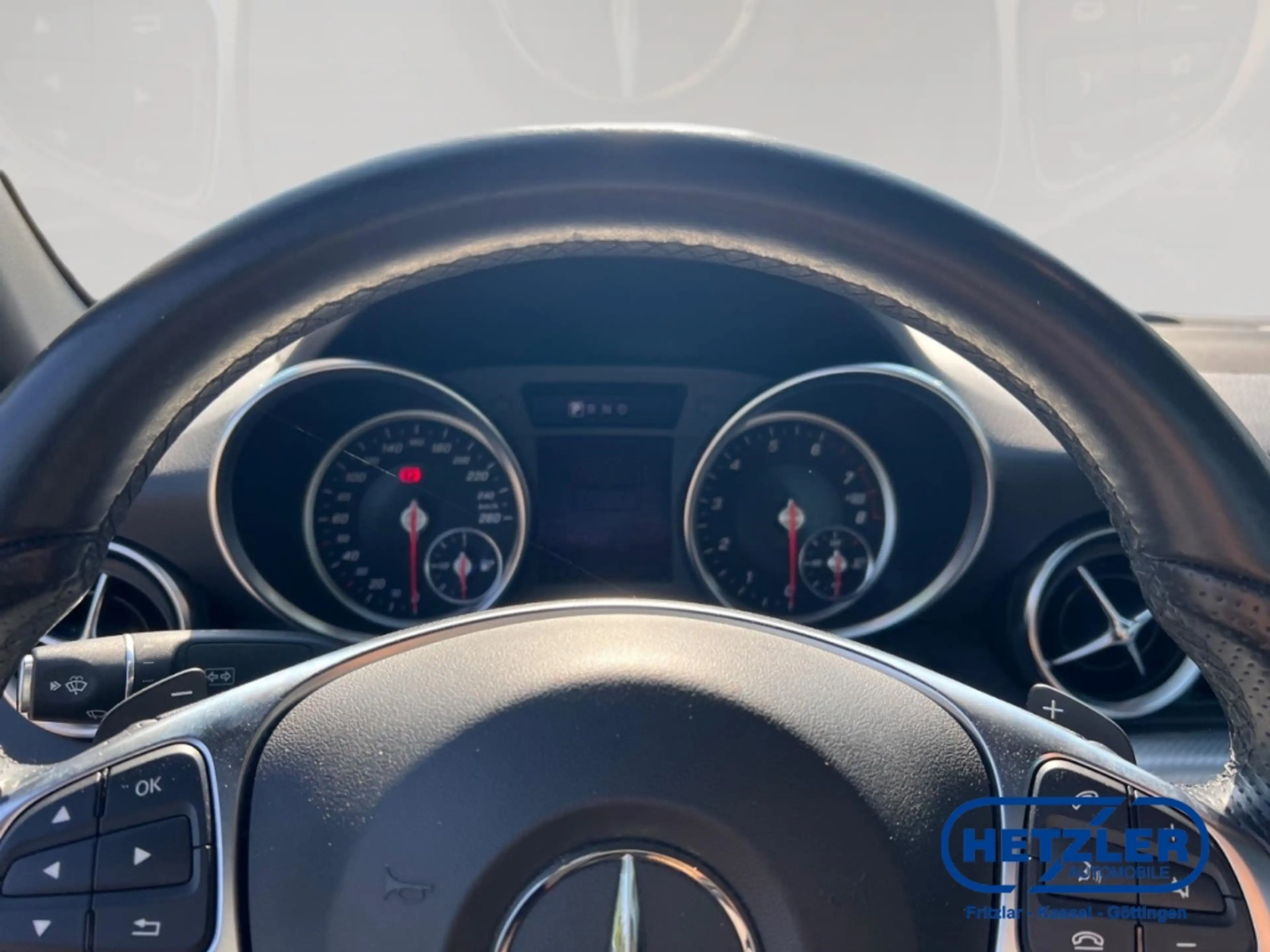 Mercedes-Benz SLC 200 -Klasse Roadster El. Panodach Navi Leder LED Blend — photo 8