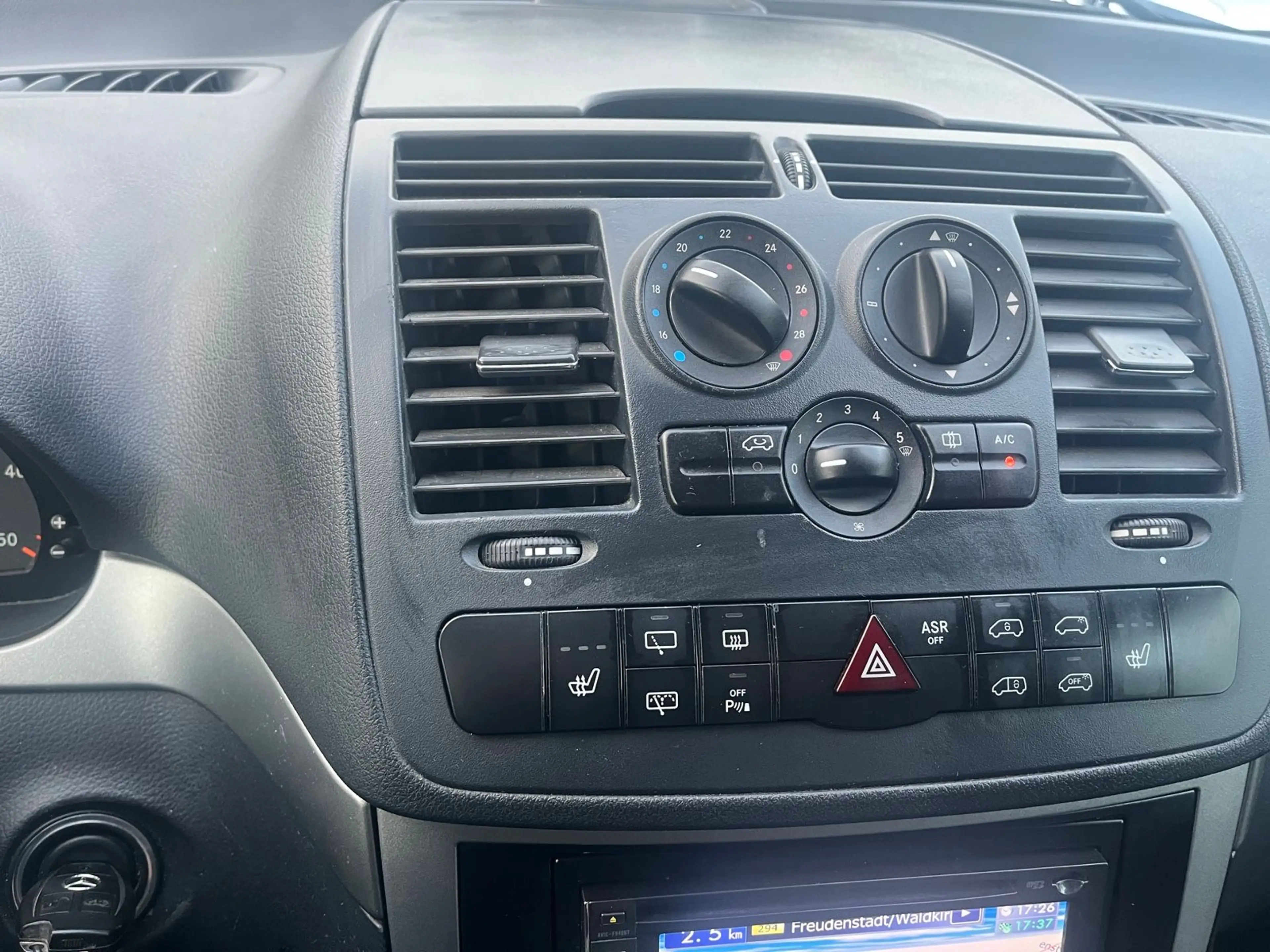 Mercedes-Benz Vito Kasten 122 CDI lang EFFECT — photo 13