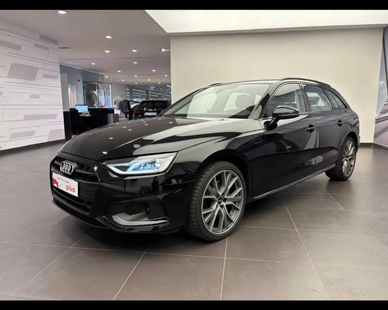 Audi A4 Avant 30 TDI/136 CV S tronic Business Advanced Schwarz - 1