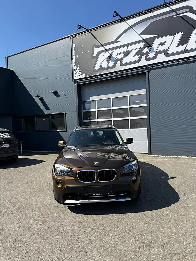 BMW X1 xDrive20d Österreich Paket TEMP XEN PDC SH MFL Braun - 2