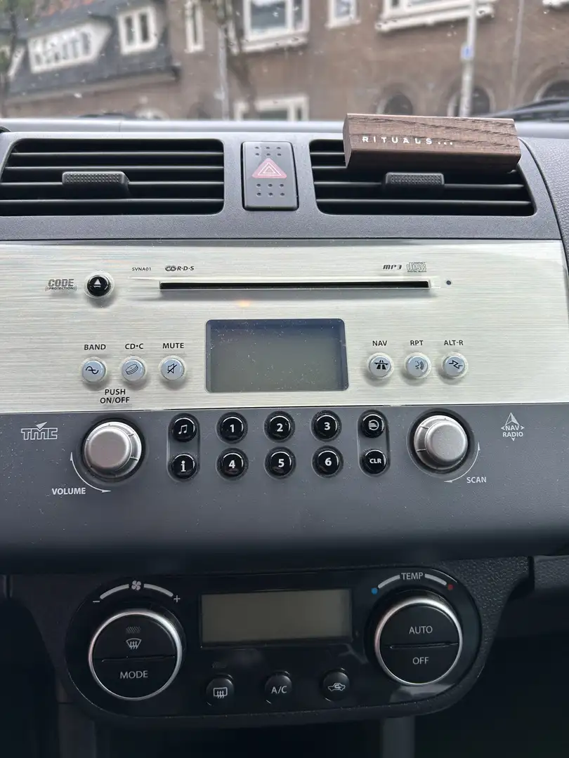 Suzuki Swift 1.6 Sport Zwart - 1