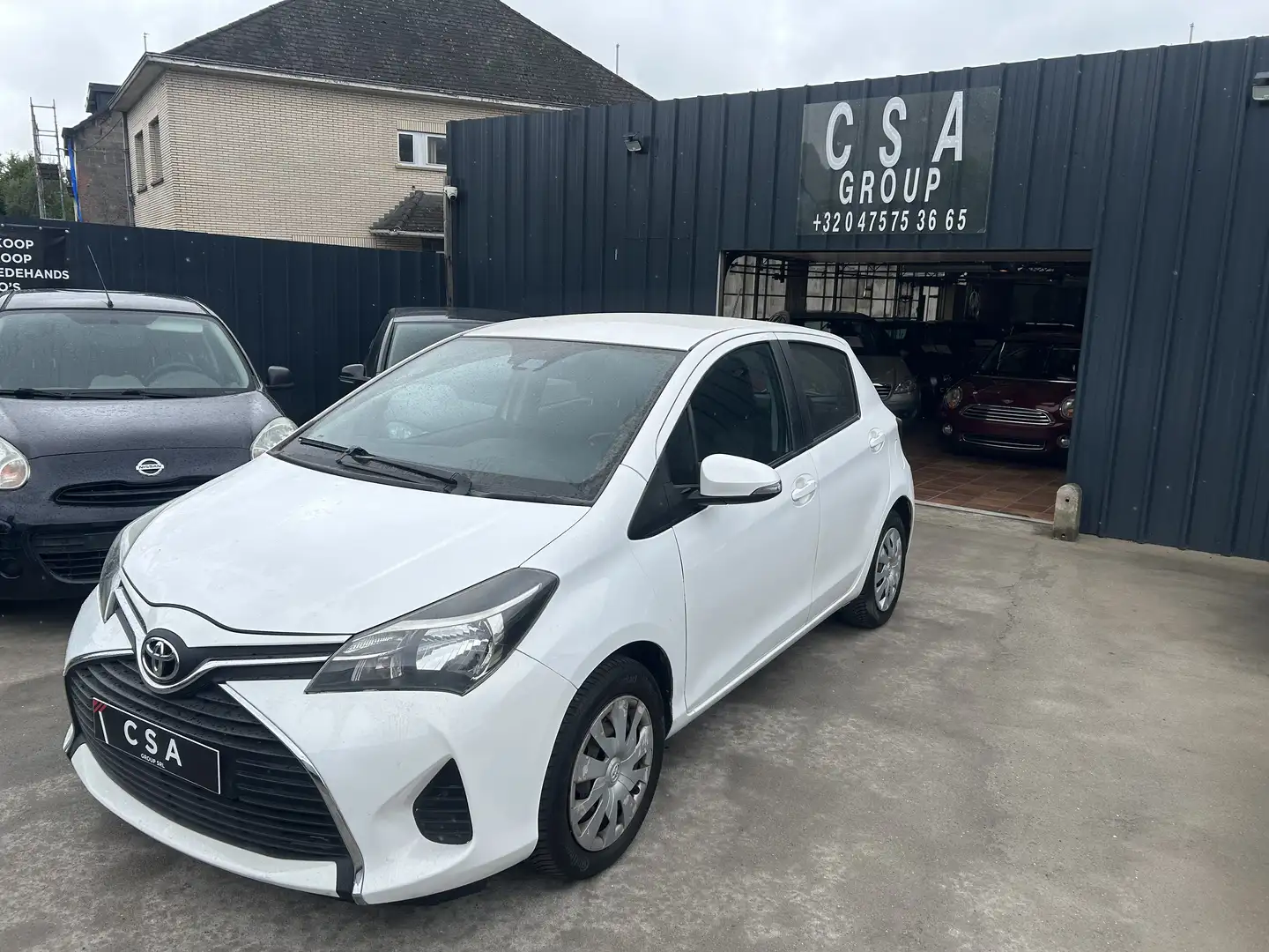 Toyota Yaris 1.0i VVT-i Linea Luna clim Wit - 1