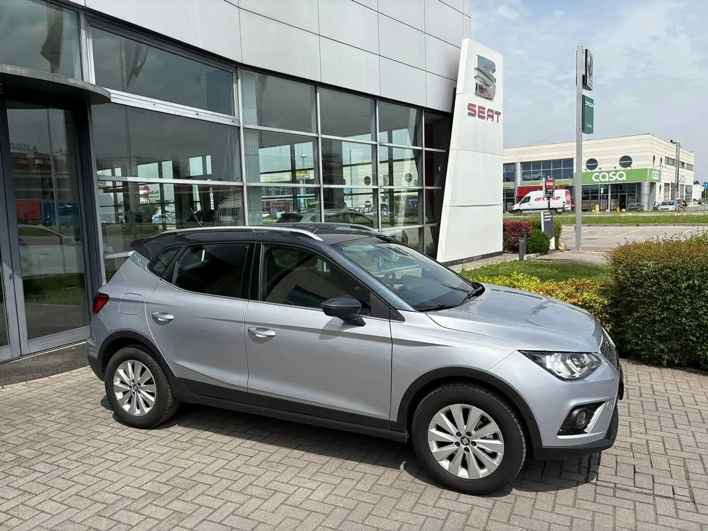 SEAT Arona 1.0 TGI XCELLENCE NEOPATENTATI Argento - 1