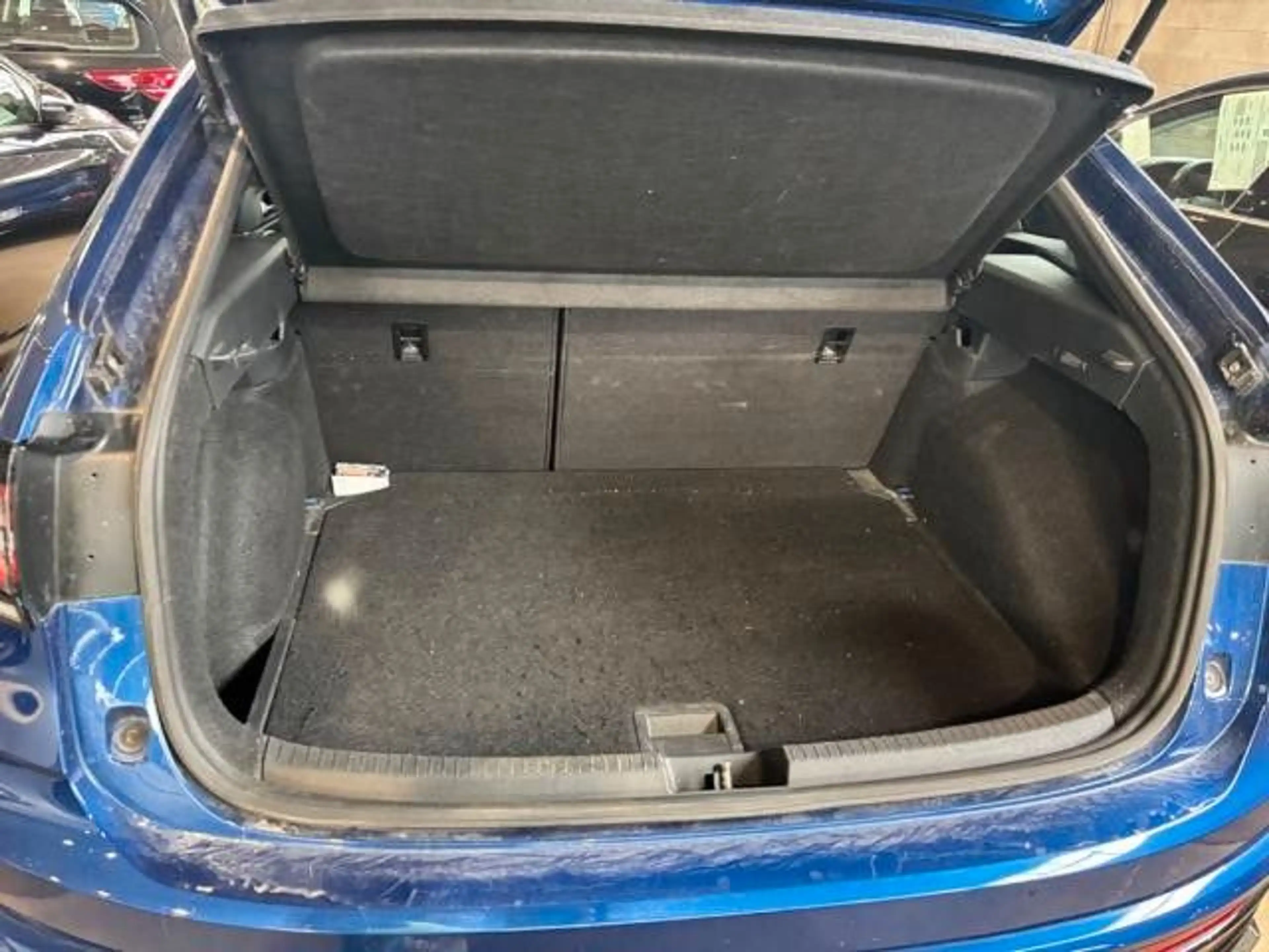 Volkswagen Taigo R-Line 1.0TSI Pano ACC LED Alu17 — photo 7