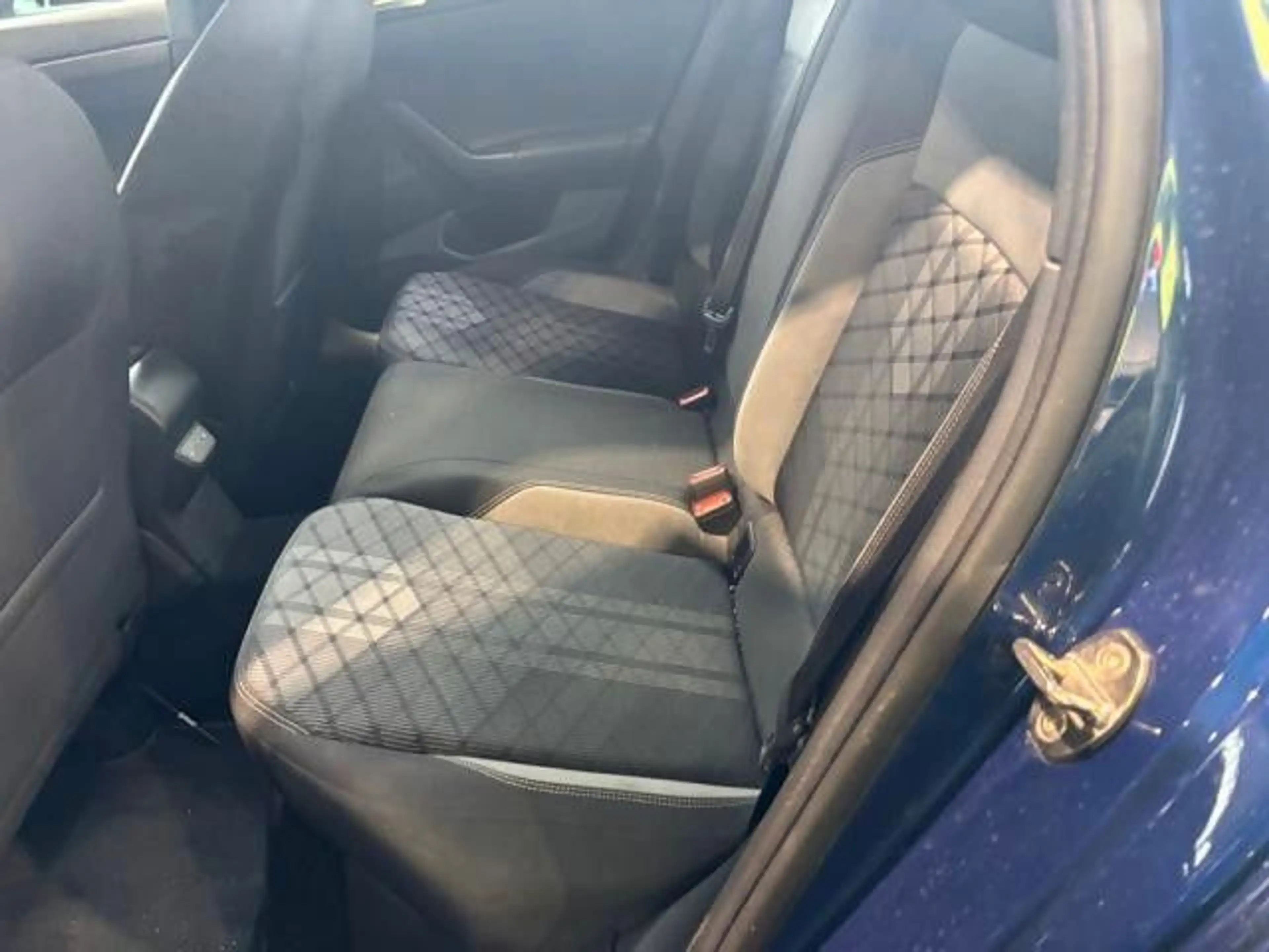 Volkswagen Taigo R-Line 1.0TSI Pano ACC LED Alu17 — photo 6