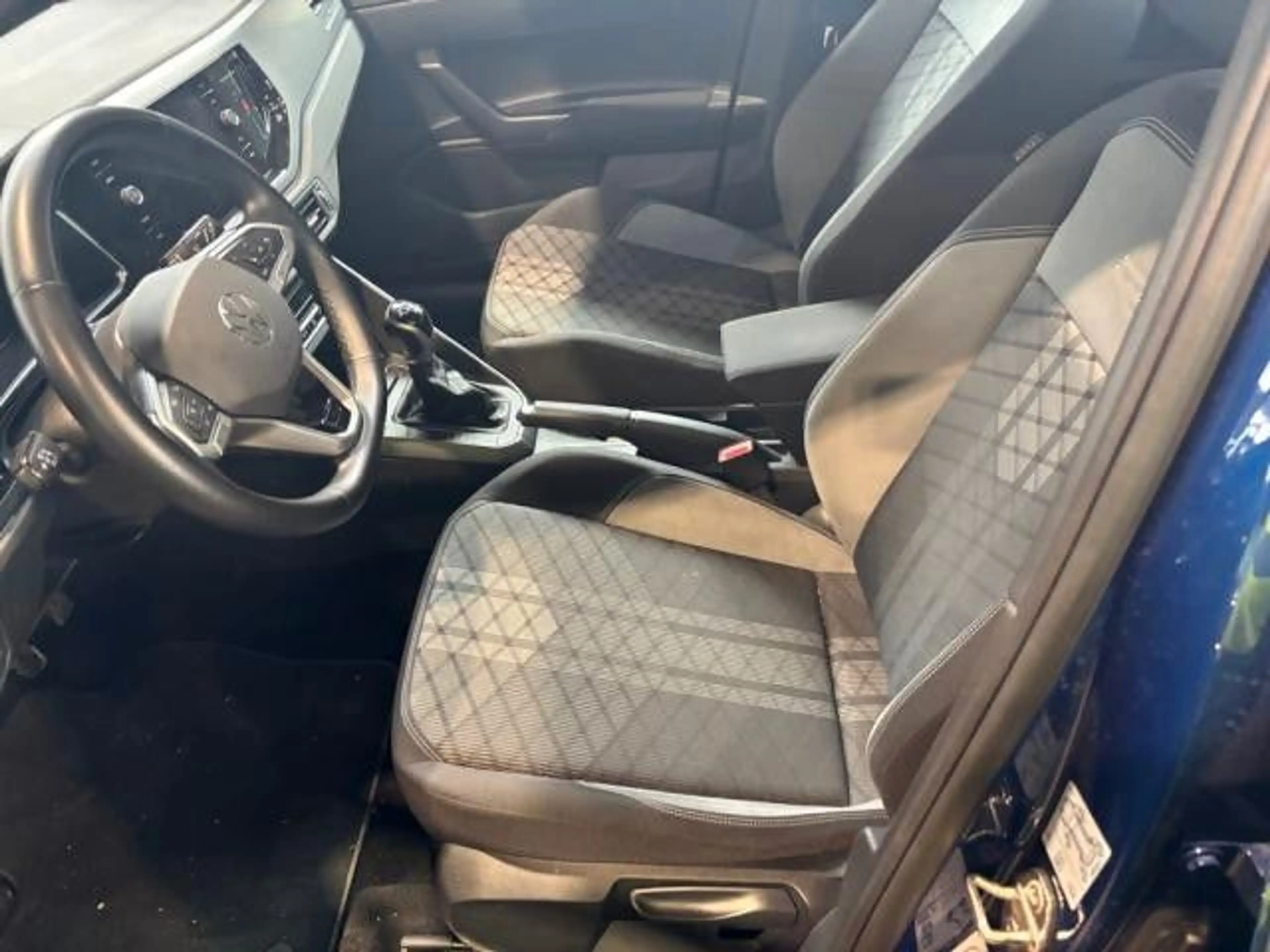 Volkswagen Taigo R-Line 1.0TSI Pano ACC LED Alu17 — photo 5