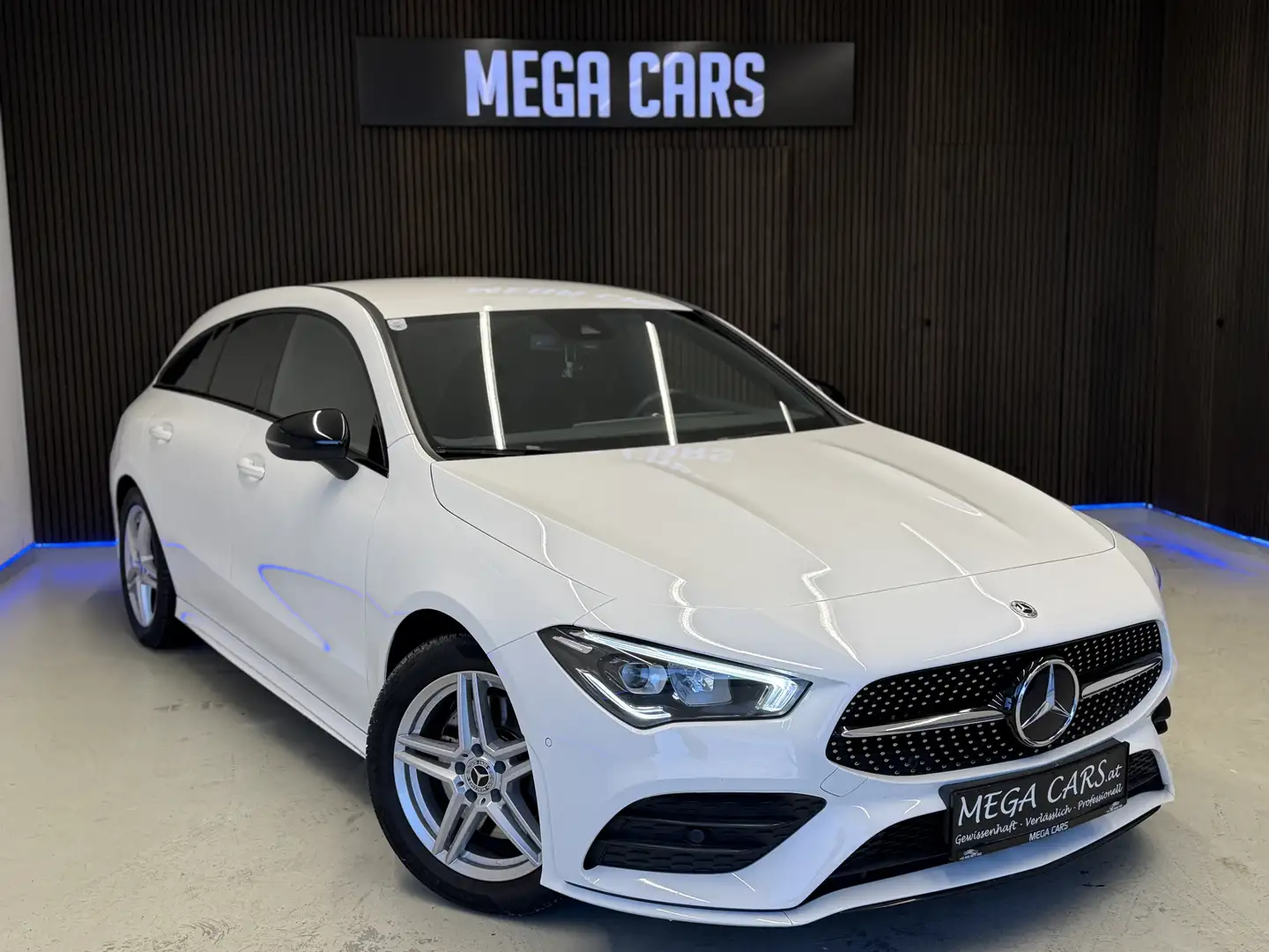 Mercedes-Benz CLA 200 d 4Matic AMG-Packet Weiß - 2