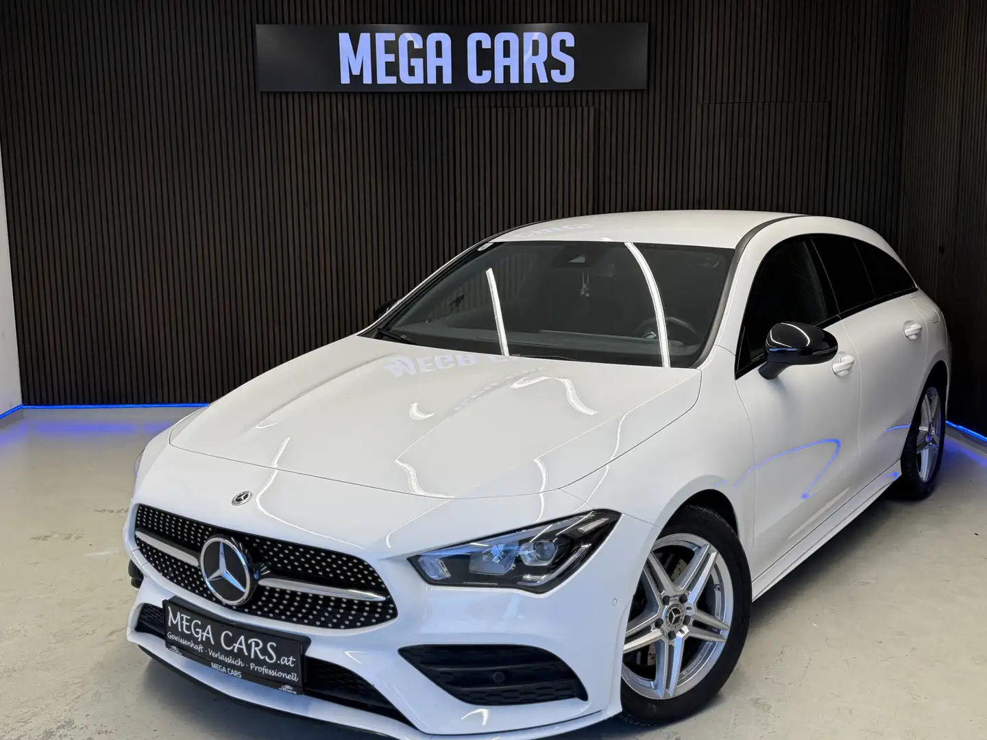 Mercedes-Benz CLA 200 d 4Matic AMG-Packet Weiß - 1