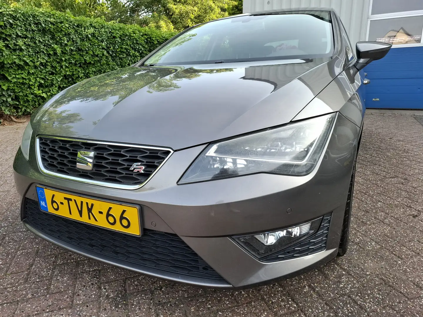 SEAT Leon 1.4 TSI FR Dynamic TURBO STUK! 140PK Grijs - 2