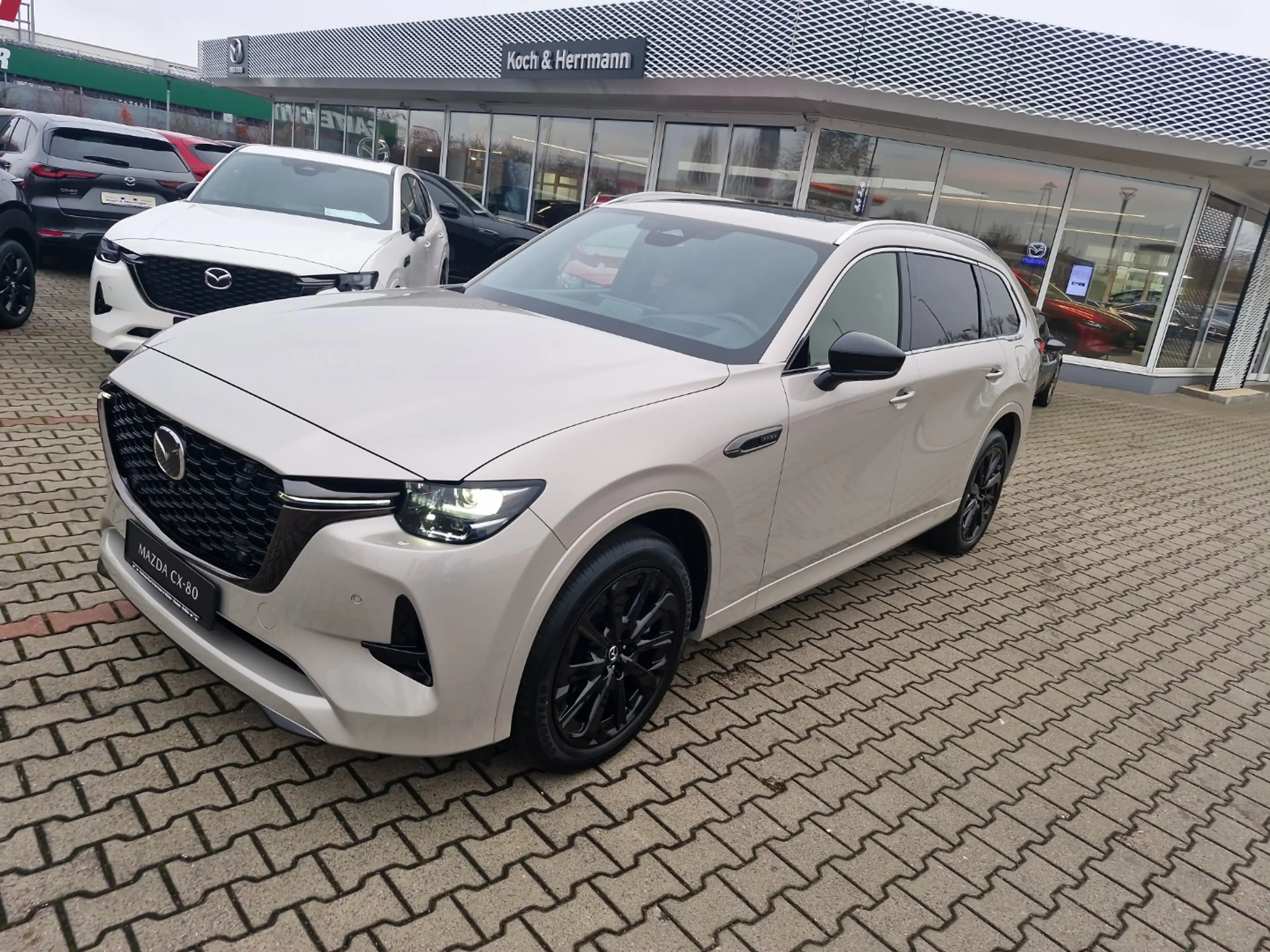 Mazda CX-80 2.5L e-SKYACTIV PHEV 327ps HOMURA PLUS — photo 3