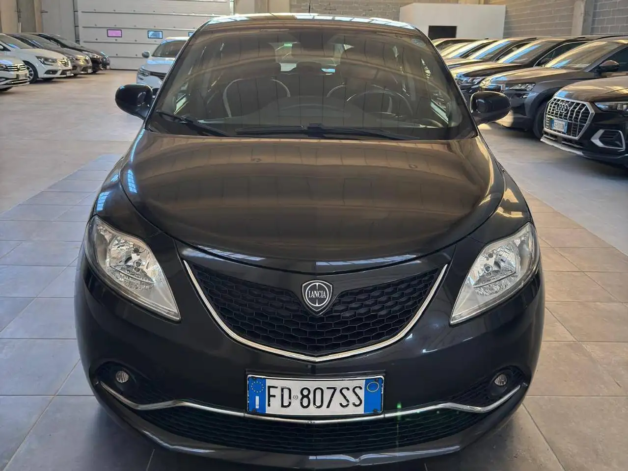 Lancia Ypsilon