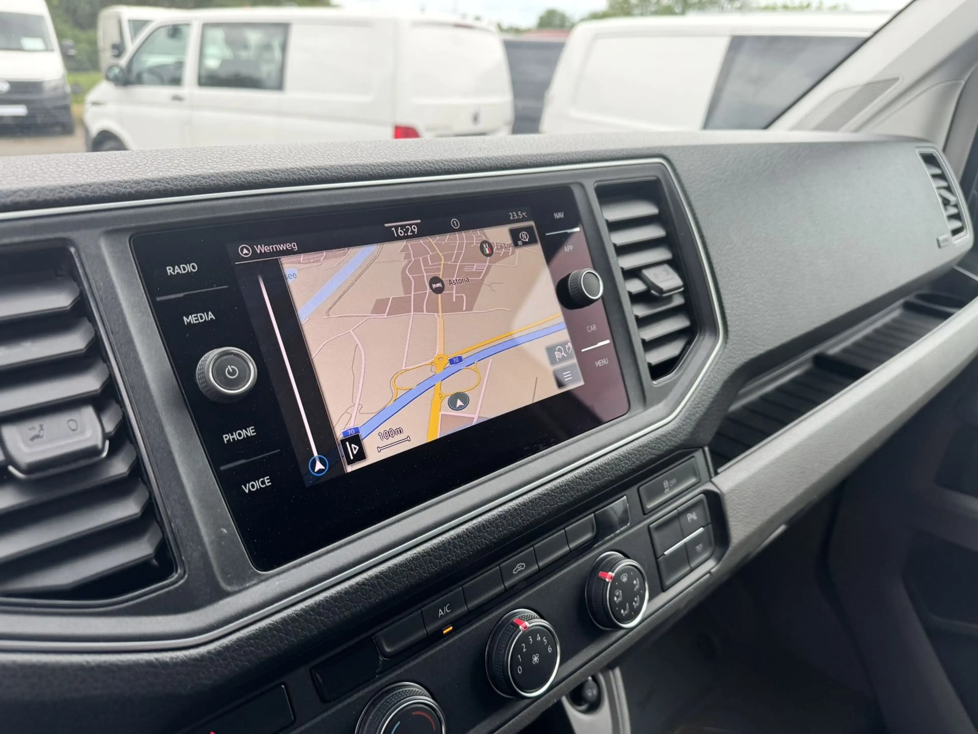 Volkswagen Crafter Kasten 35 MR L2H2 NAVI*Tempomat*PDC — photo 10