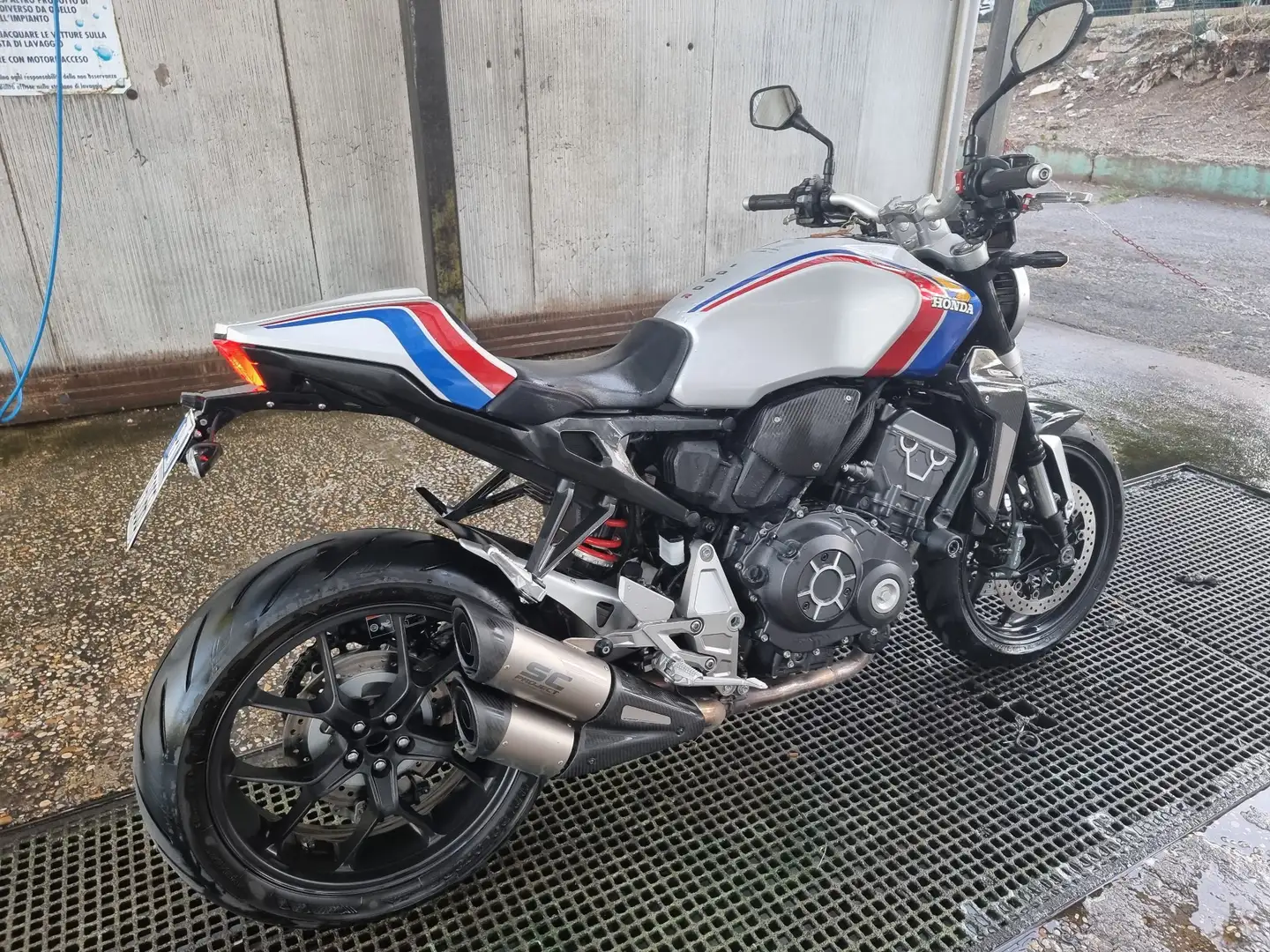 Honda CB 1000 Honda CB1000R LIMITED EDITION 022/350 Grigio - 1