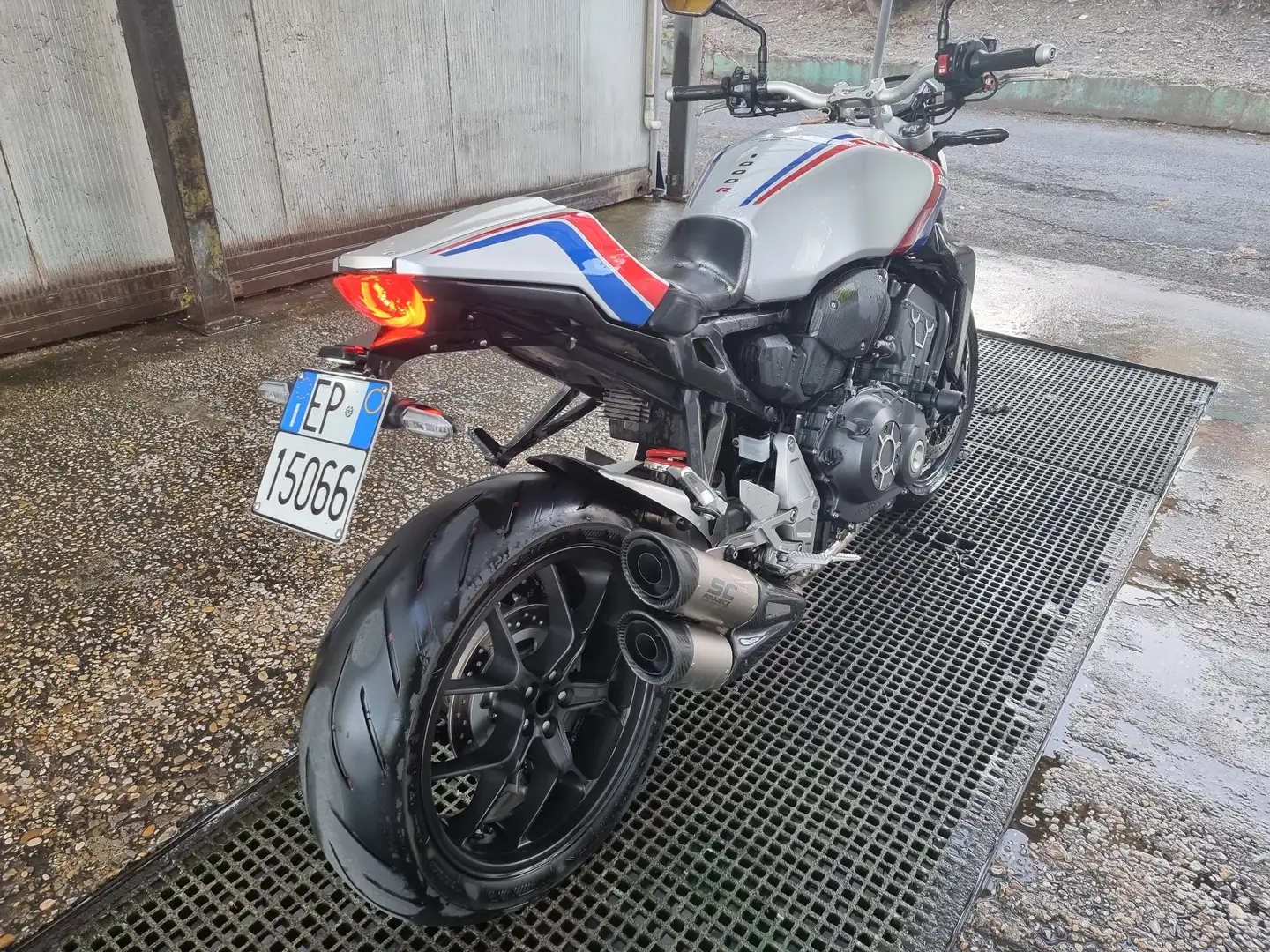 Honda CB 1000 Honda CB1000R LIMITED EDITION 022/350 Grigio - 2