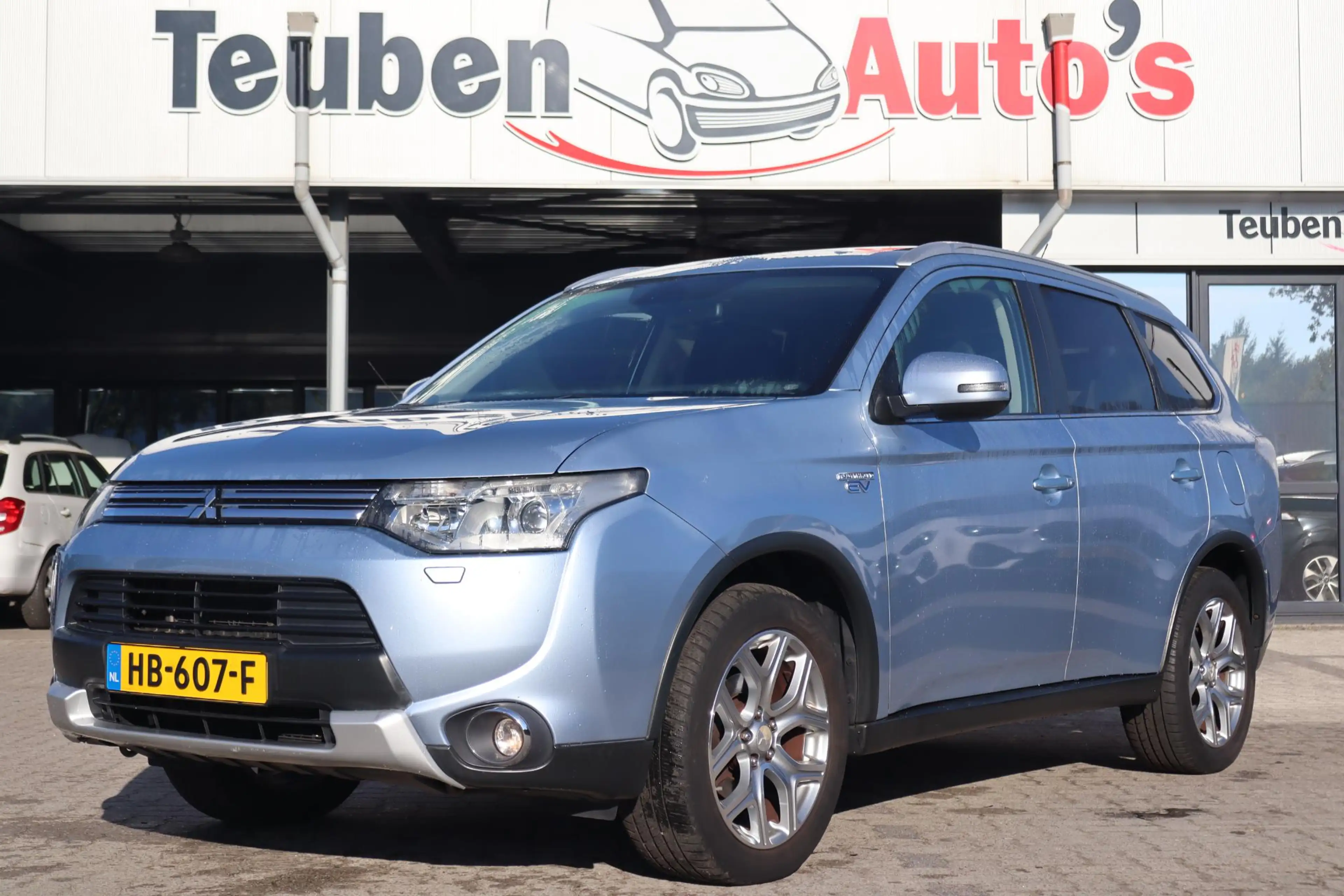 Mitsubishi Outlander 2.0 PHEV Executive Edition | Leder | Glazen schuif