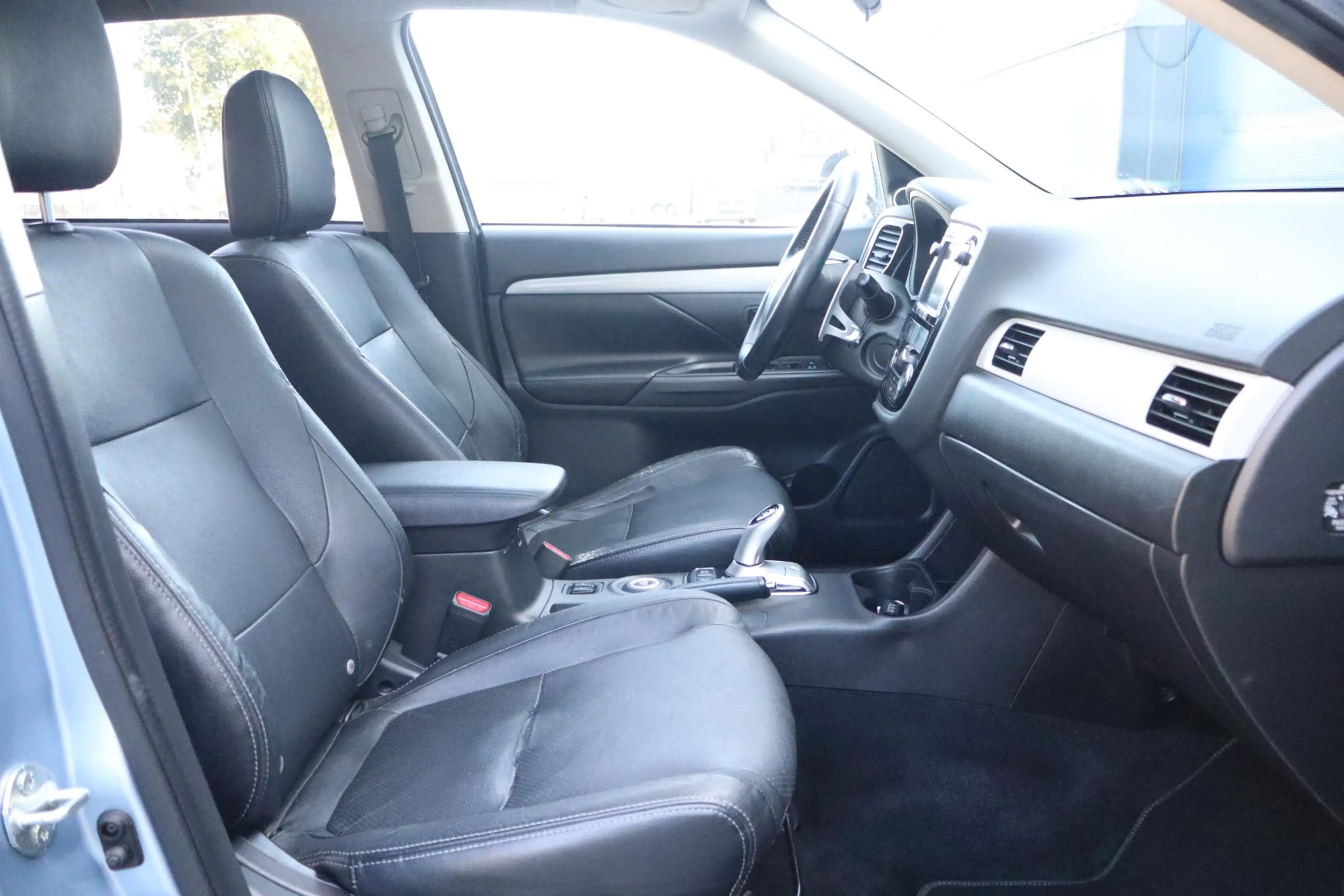 Mitsubishi Outlander 2.0 PHEV Executive Edition | Leder | Glazen schuif — photo 10