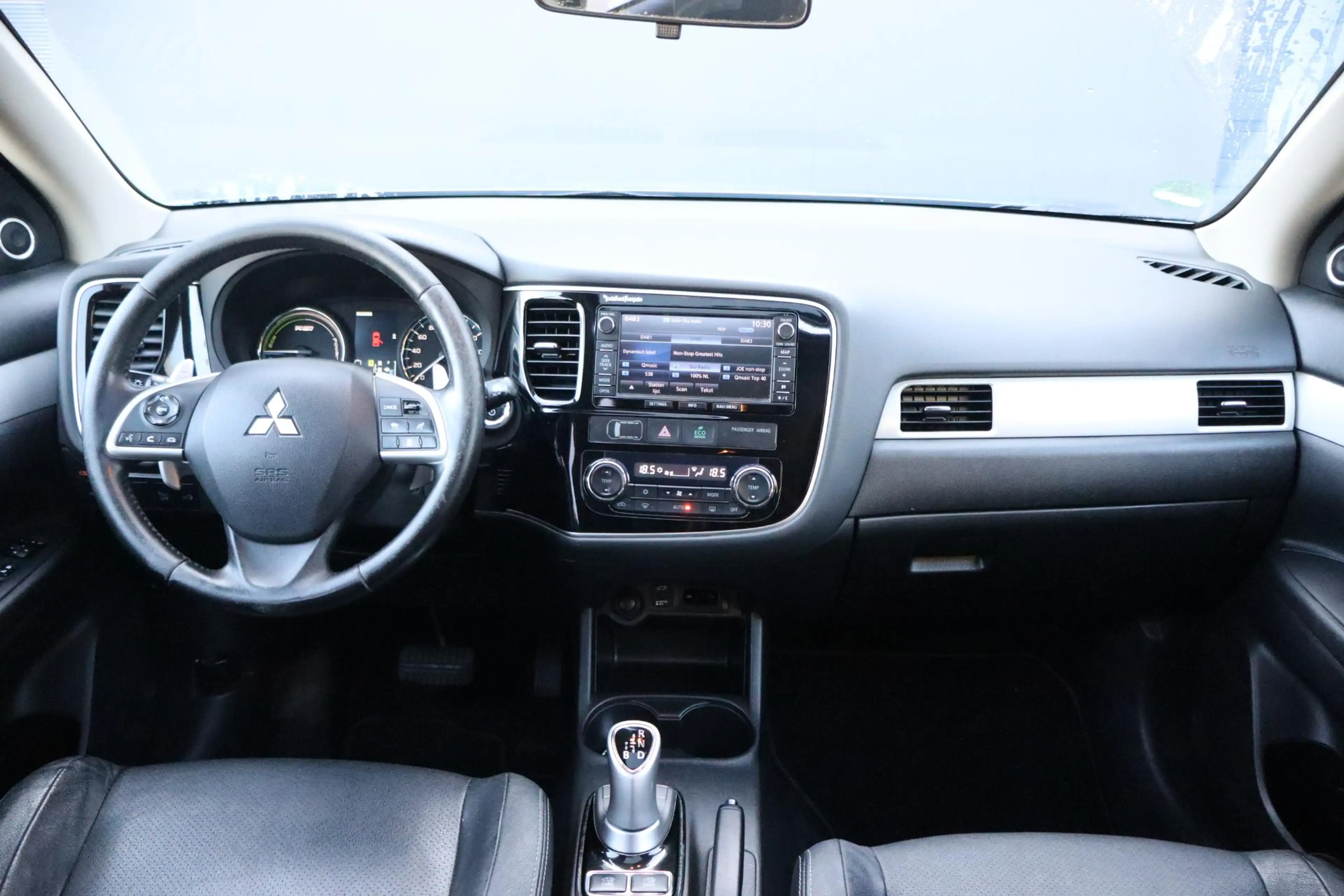 Mitsubishi Outlander 2.0 PHEV Executive Edition | Leder | Glazen schuif — photo 3