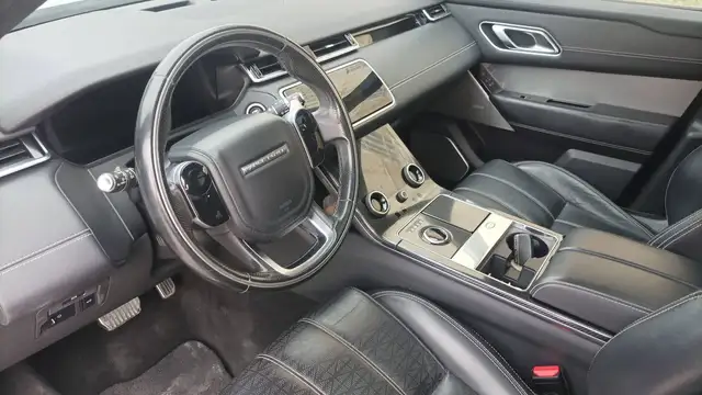 Land Rover Range Rover Velar view 8