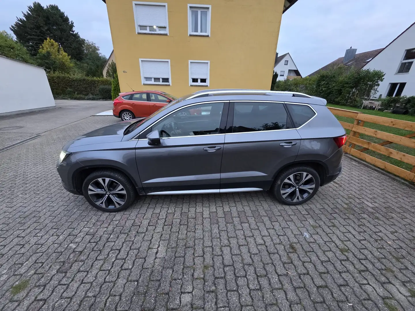 SEAT Ateca Ateca 1.5 TSI ACT OPF Xcellence Grau - 2